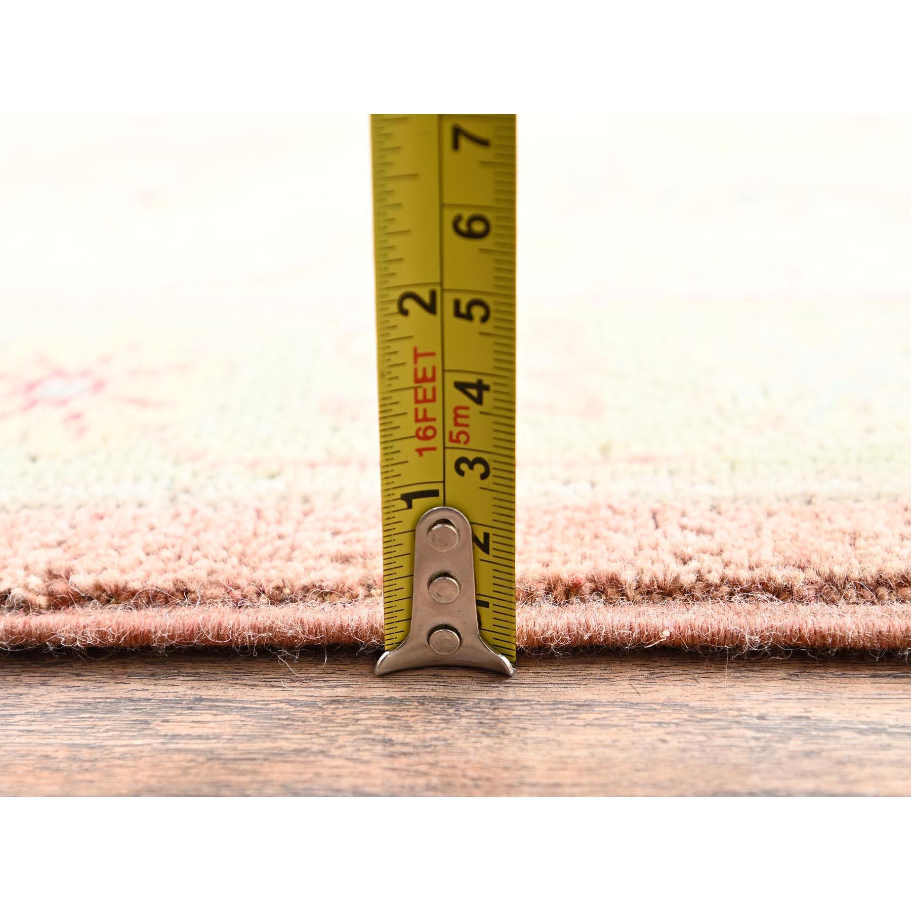 Tappeto rosa vintage Rajasthan lavato, pulito e morbido, annodato a mano, interamente in lana. in vendita 4