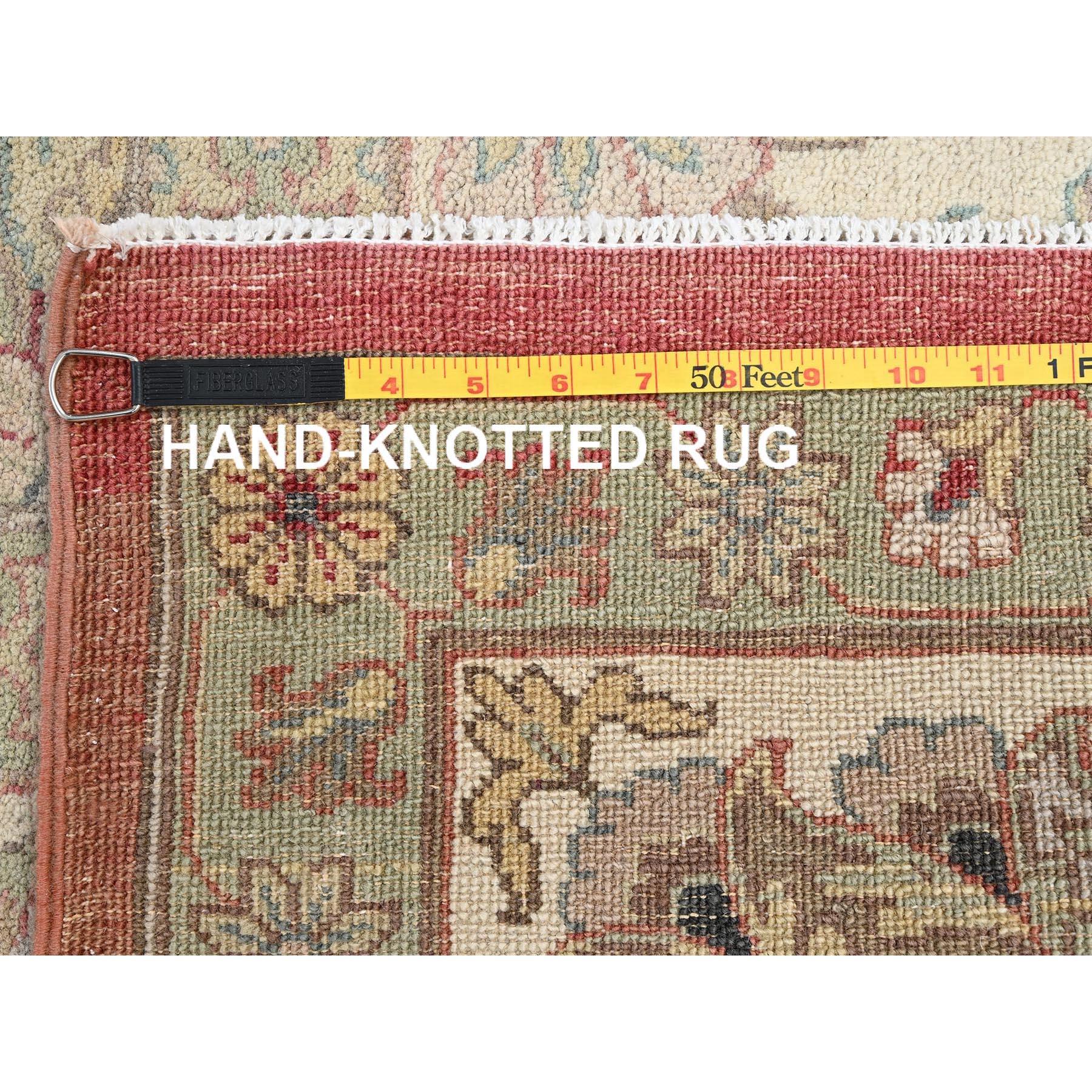 Tappeto rosa vintage Rajasthan lavato, pulito e morbido, annodato a mano, interamente in lana. in vendita 5