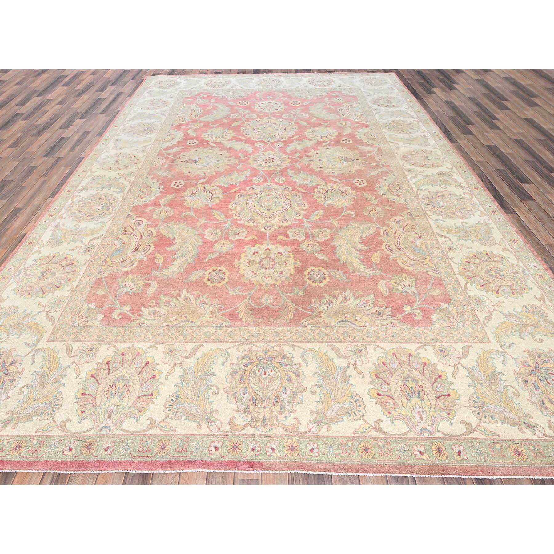 Rouge Pink, Vintage Rajasthan, Lavabile, Pulito e morbido, Pile pieno, 100% lana, Annodato a mano, Lati e estremità fissati, Tappeto orientale
Materiali primari: Lana
Lattice: No Pile 
altezza: 0,25 pollici
Stile: Tradizionale
Colore primario: