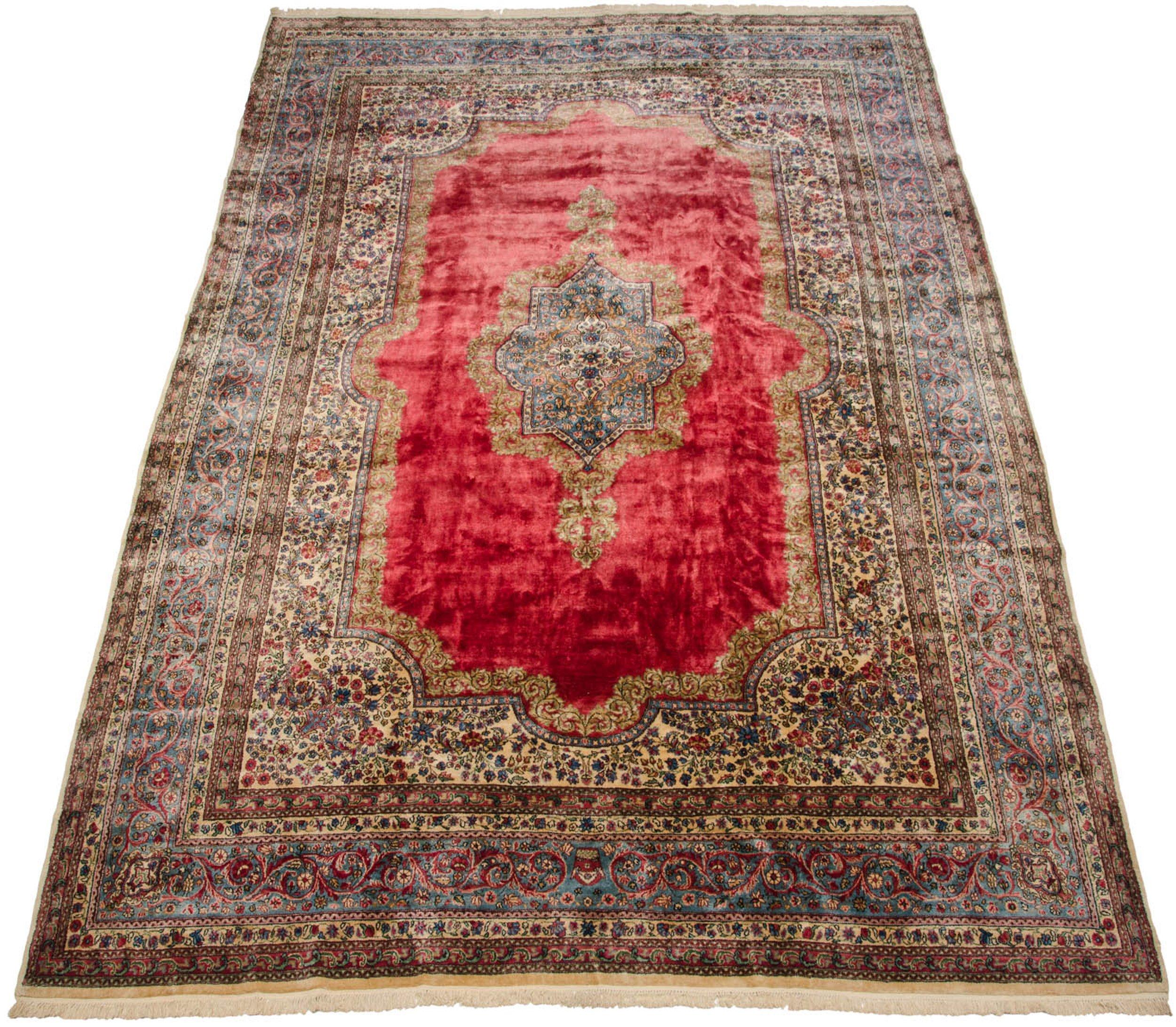 Vintage Fine Cyrus Crown Kerman Carpet For Sale 2