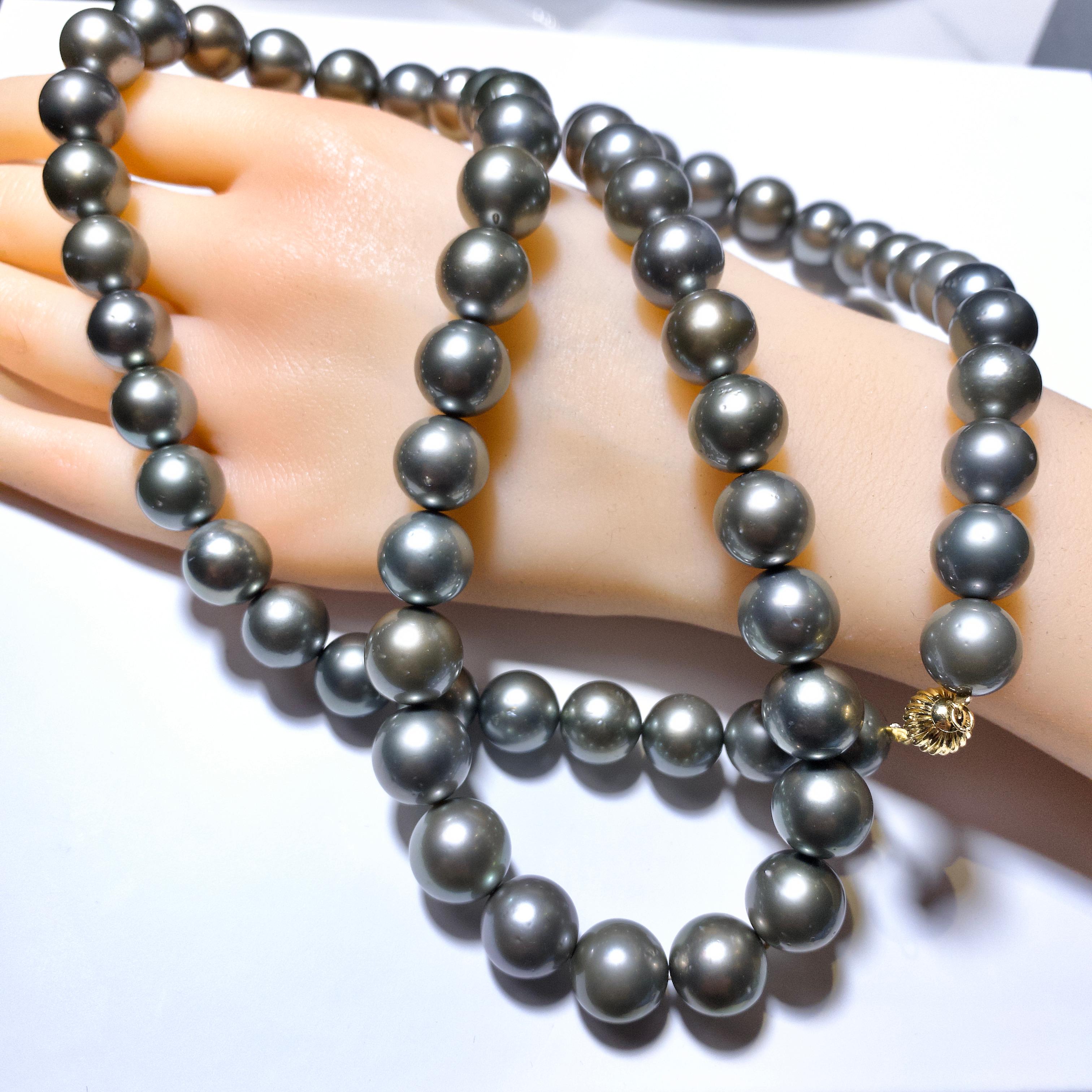 Bead Grey Colour Silver Tone Tahitian Pearl Necklace with 18k Gold Clasp For Sale