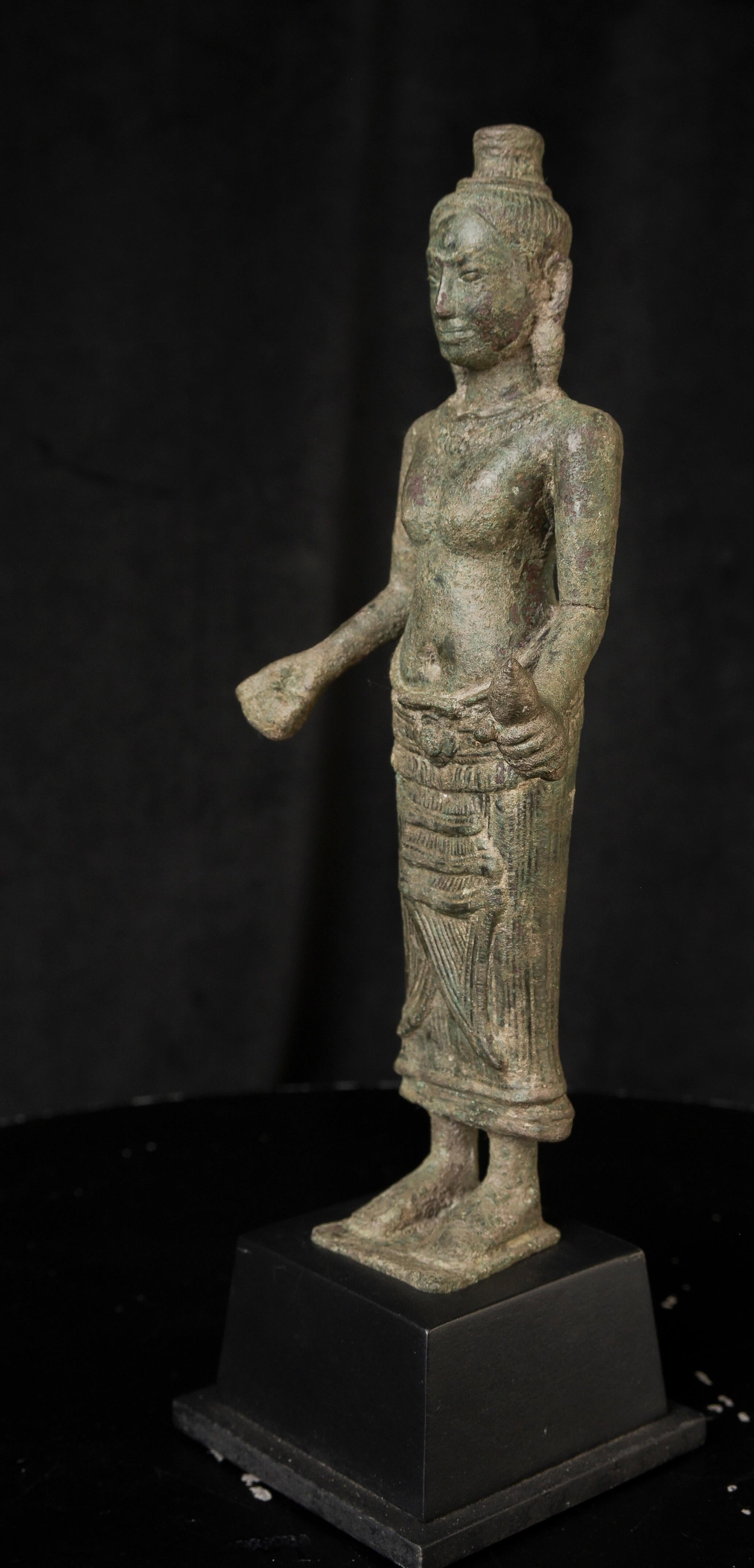 11-13ème siècle Cambodgien Bronze Bouddhiste/Hindou.-Grand, Superbe 10290 Bon état - En vente à Ukiah, CA