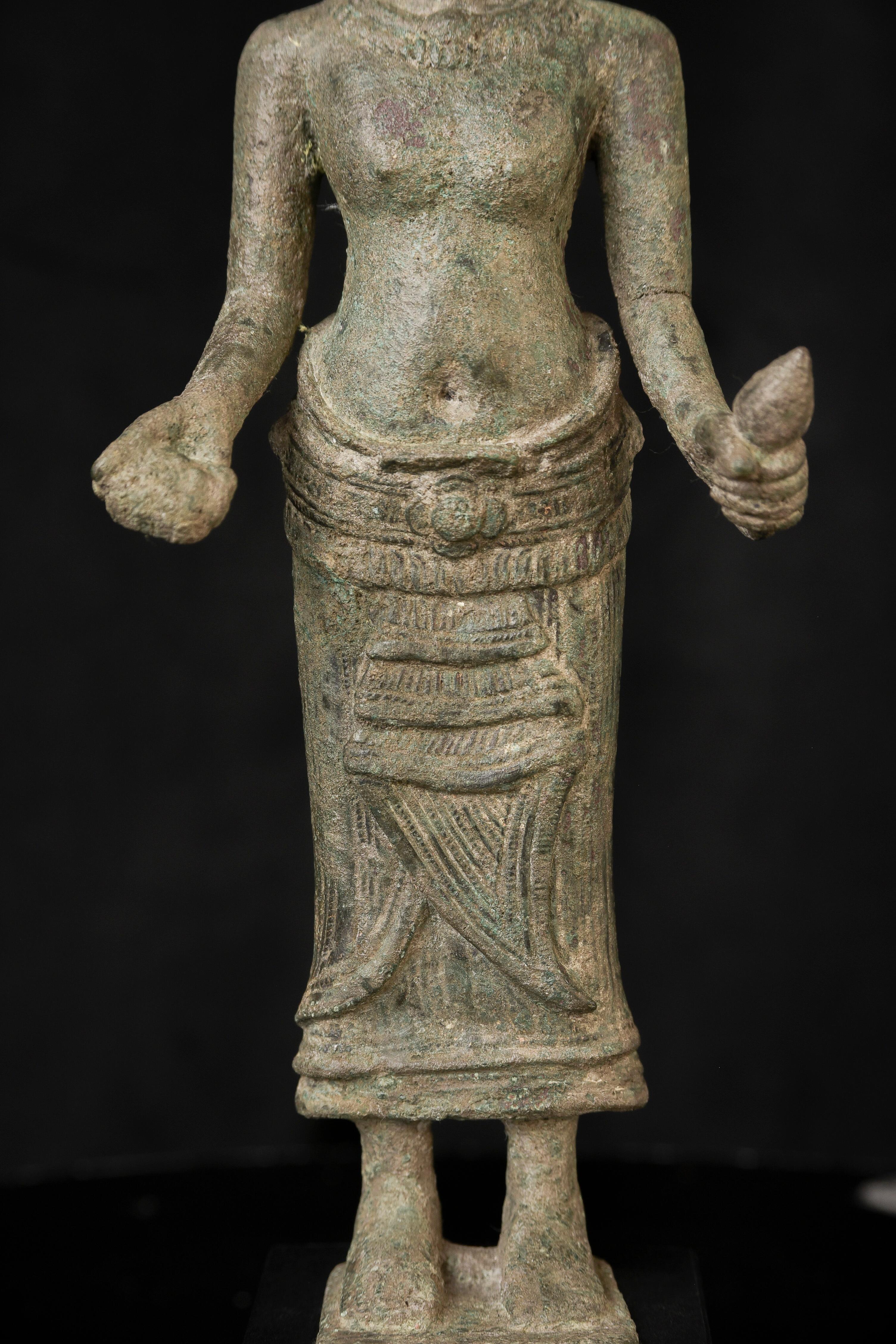 11-13ème siècle Cambodgien Bronze Bouddhiste/Hindou.-Grand, Superbe 10290 en vente 3