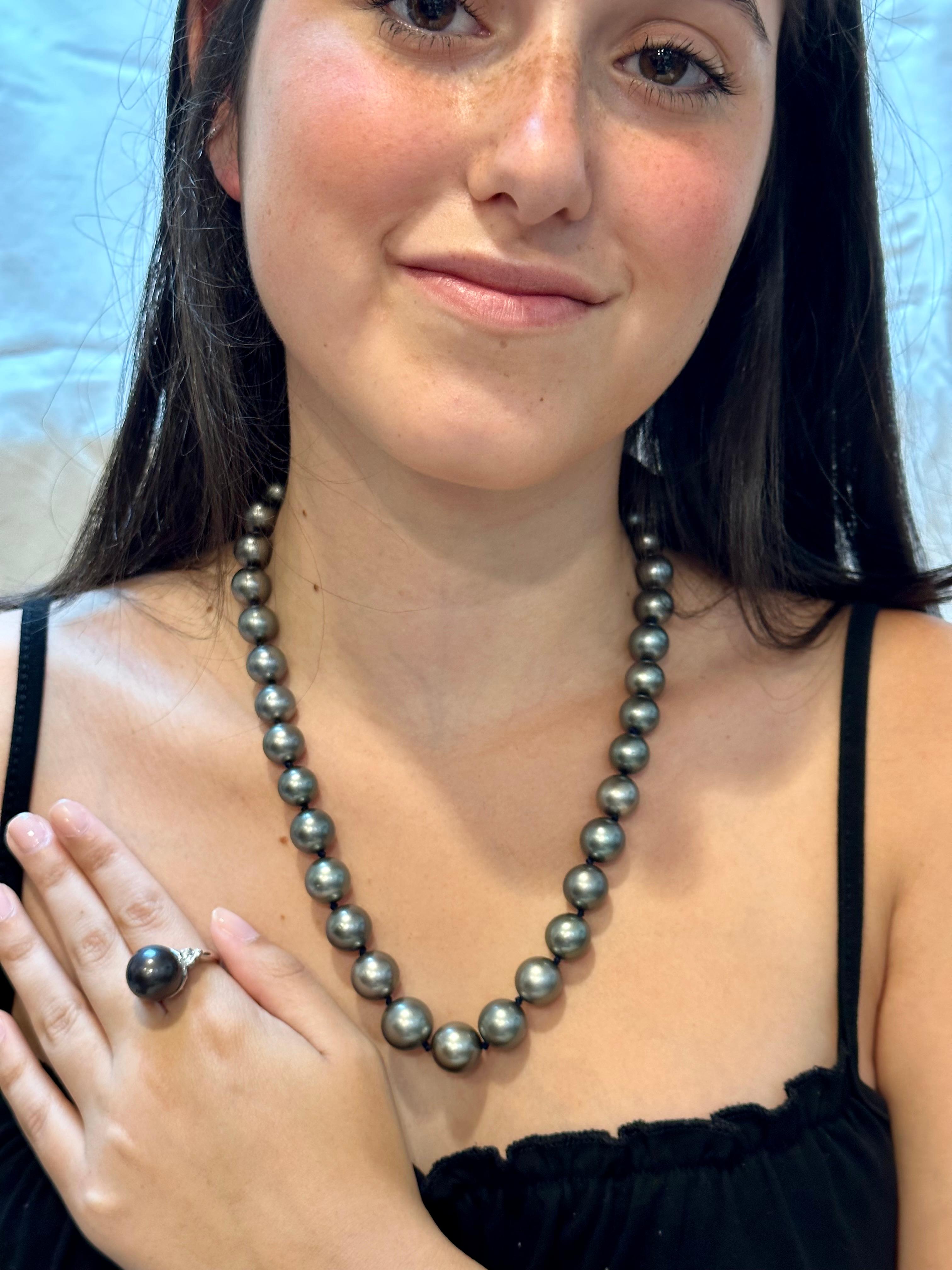 11-15 mm Tahitian Black Graduating Pearls Strand Necklace, Estate, WG 10