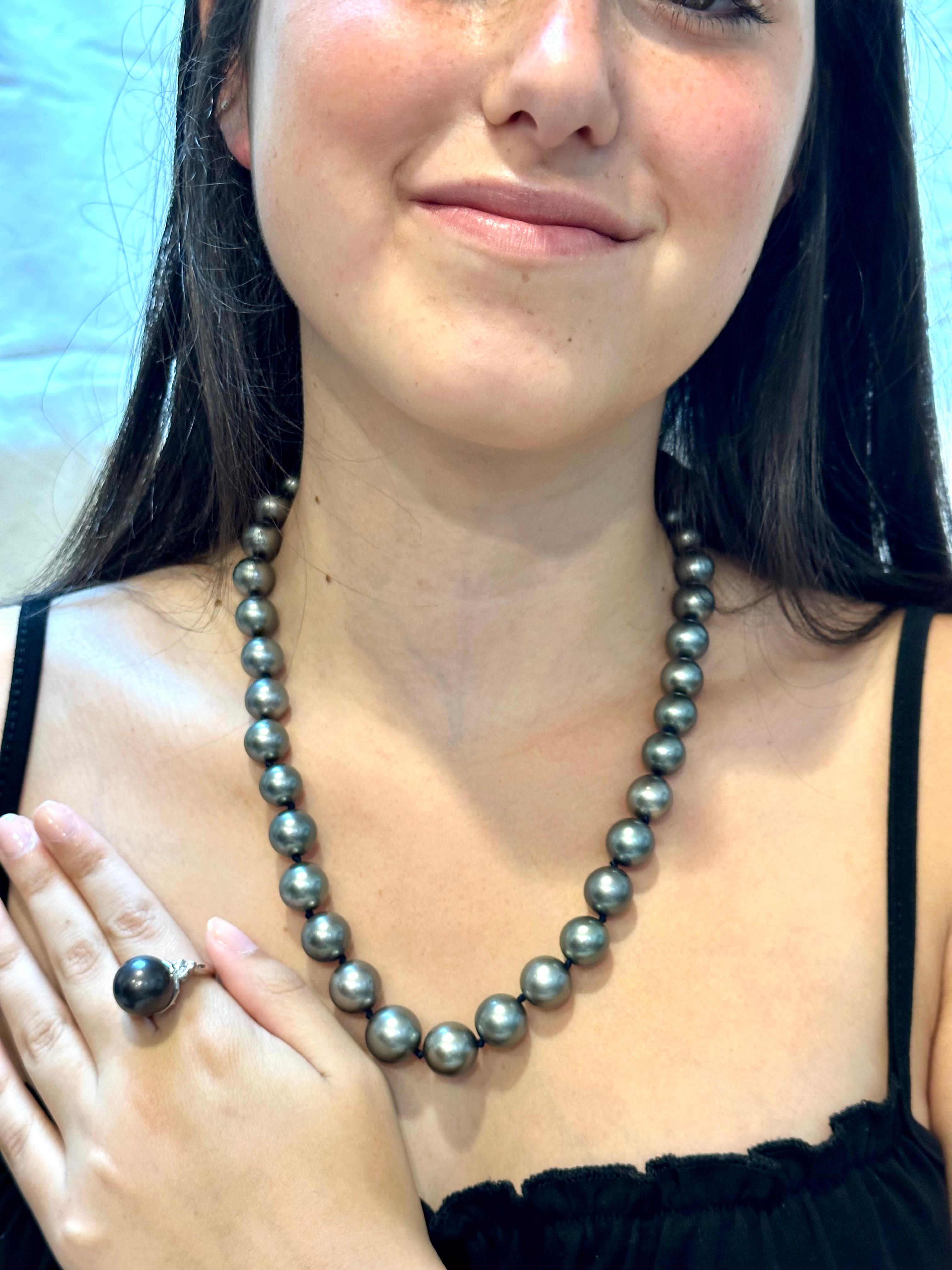 11-15 mm Tahitian Black Graduating Pearls Strand Necklace, Estate, WG 12