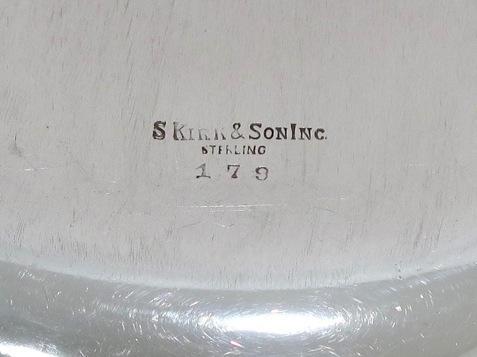 Sterling Silver S. Kirk & Son Antique Floral Repousse Serving Bowl In Good Condition For Sale In Brooklyn, NY
