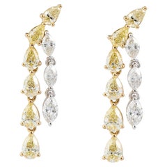 11, 500 Boucles d'oreilles pendantes en or 18KT magnifique diamant jaune diamant blanc