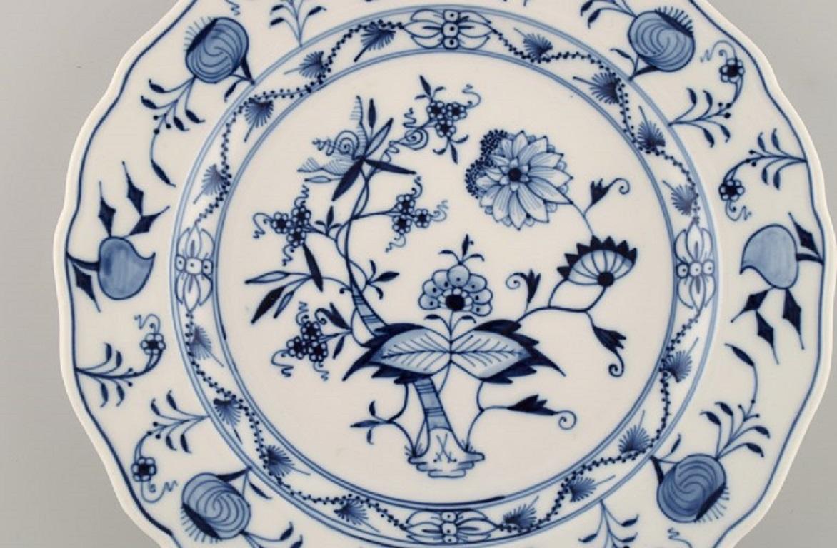 11 Antique Meissen Blue Onion Dinner Plates in Hand-Painted Porcelain In Excellent Condition In Copenhagen, DK
