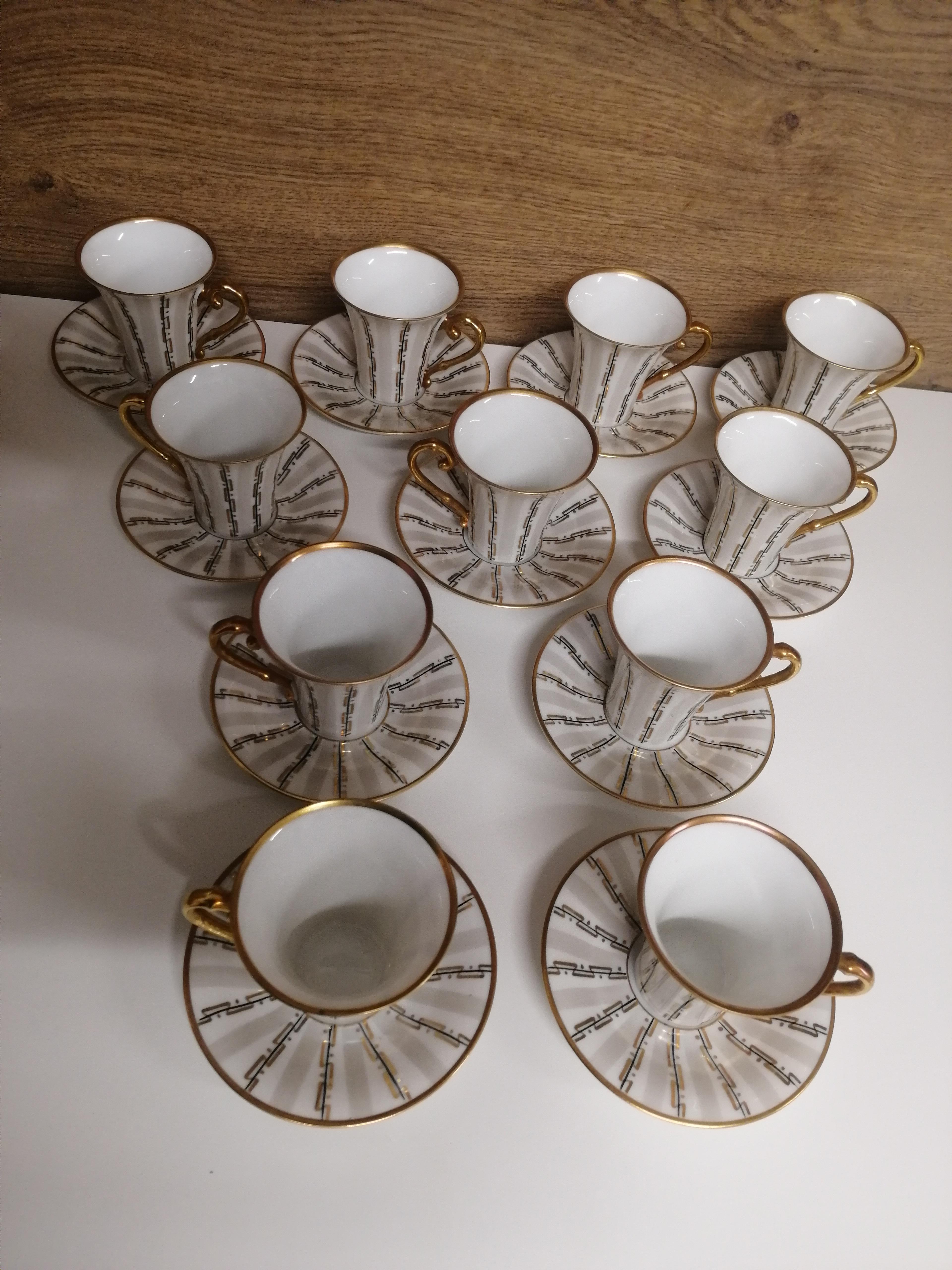 11 Art Deco Hutschenreuther Cups In Fair Condition For Sale In Kraków, Małopolska