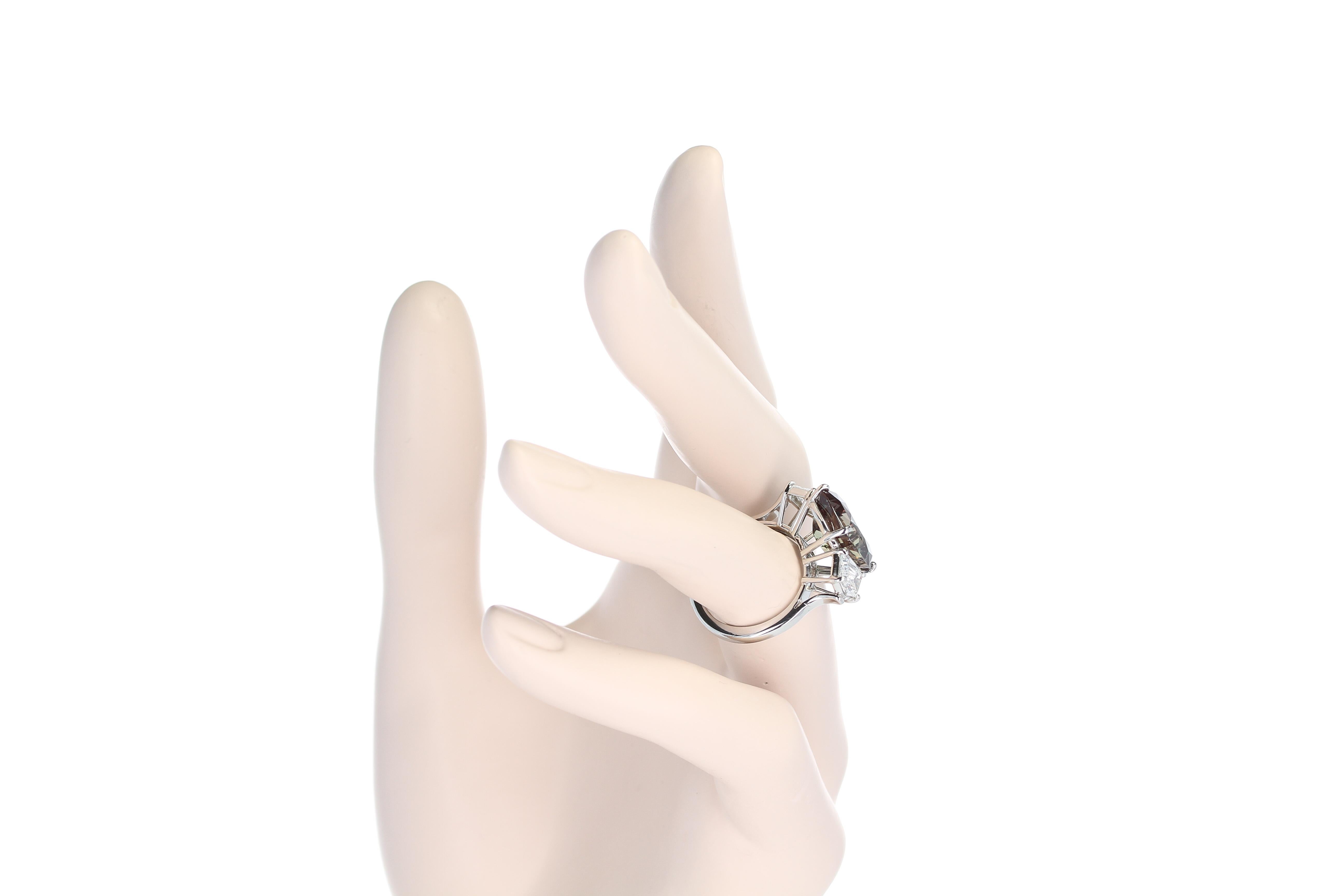 11 Karat Alexandrit und Diamant-Ring mit natürlichem Farbwechsel Damen