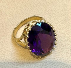 11 Carat Amethyst Cocktail Ring in 14 Karat Yellow Gold  7.2 GmSize 5.25
