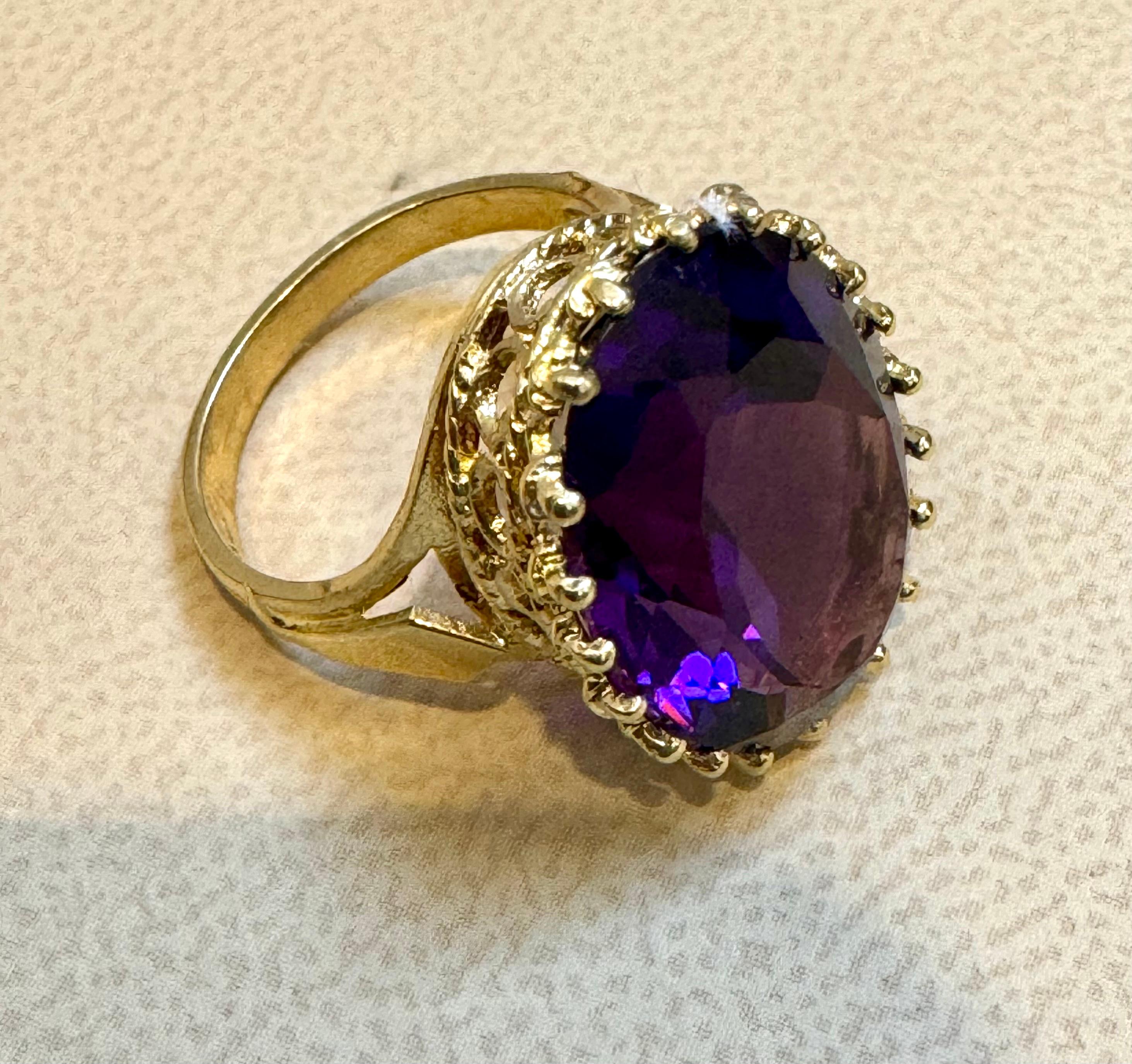 Women's 11 Carat Amethyst Cocktail Ring in 14 Karat Yellow Gold  7.2 GmSize 5.25 For Sale