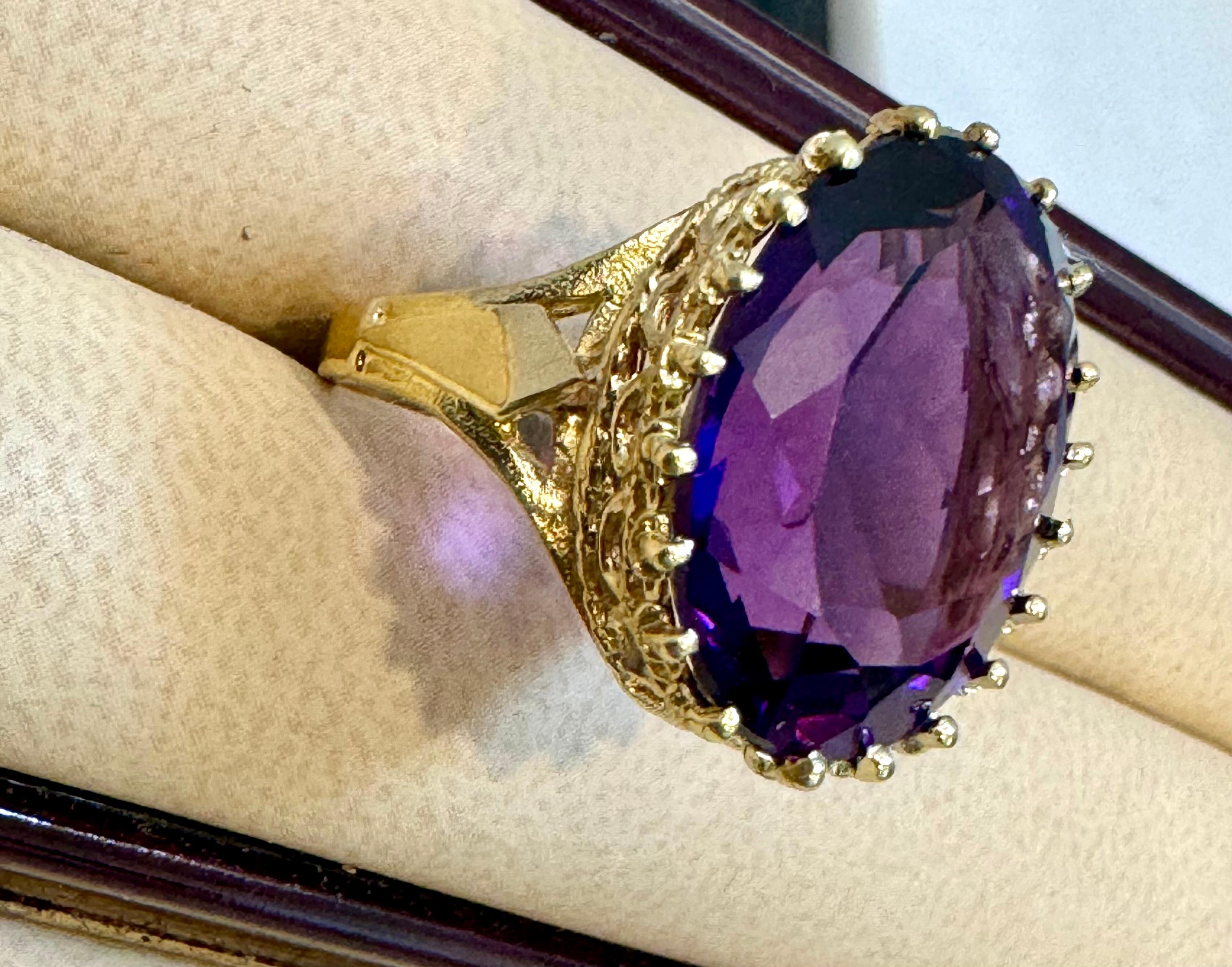 11 Carat Amethyst Cocktail Ring in 14 Karat Yellow Gold  7.2 GmSize 5.25 For Sale 3