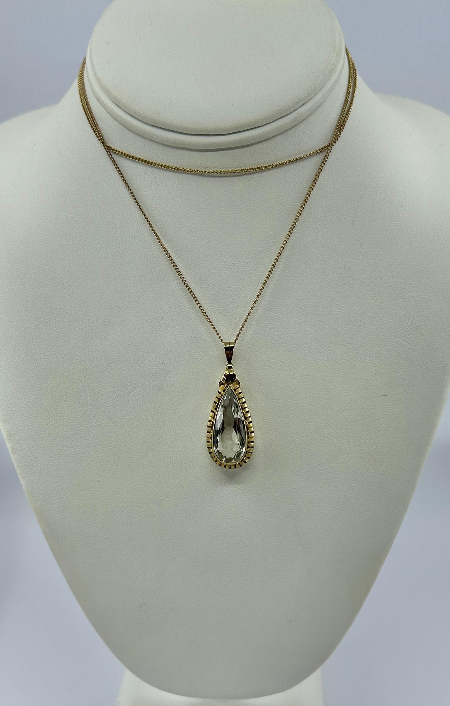 Ciondolo di acquamarina da 11 carati Arte Deco Collana a forma di pera Oro Antiques in vendita 5