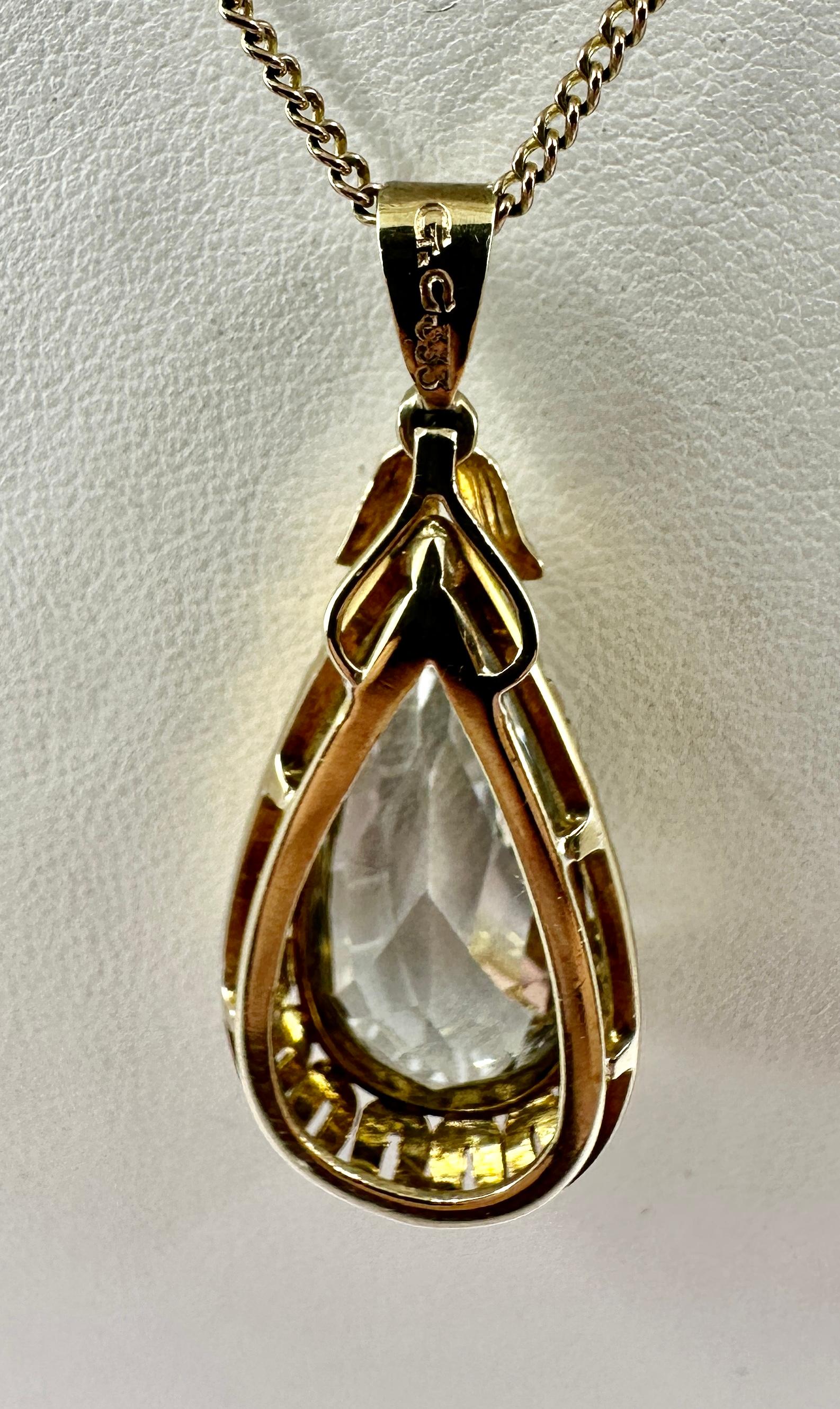 Ciondolo di acquamarina da 11 carati Arte Deco Collana a forma di pera Oro Antiques in vendita 10