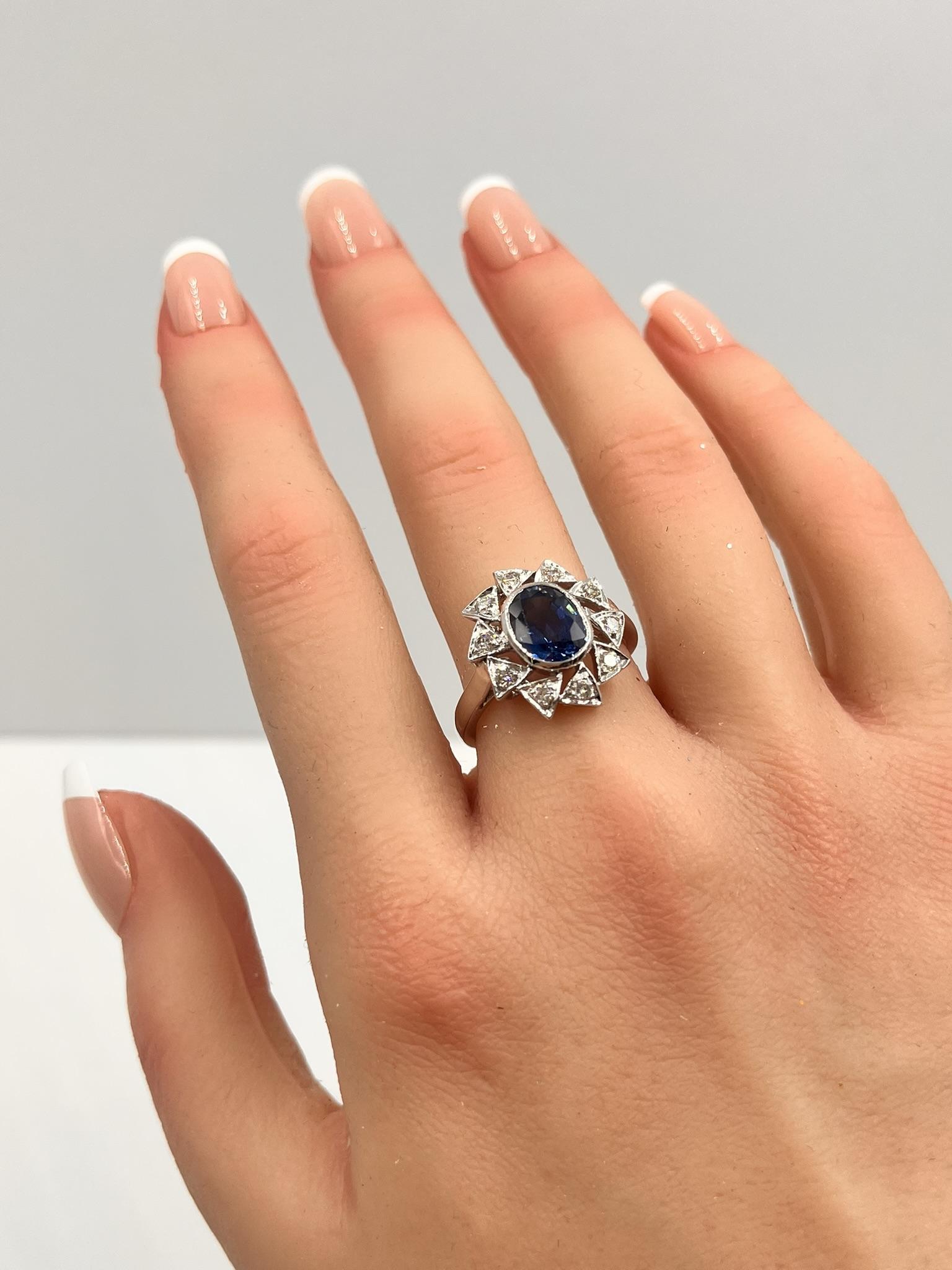 1.1 Carat Blue Sapphire and Diamond 18K Gold Ring in vendita 6
