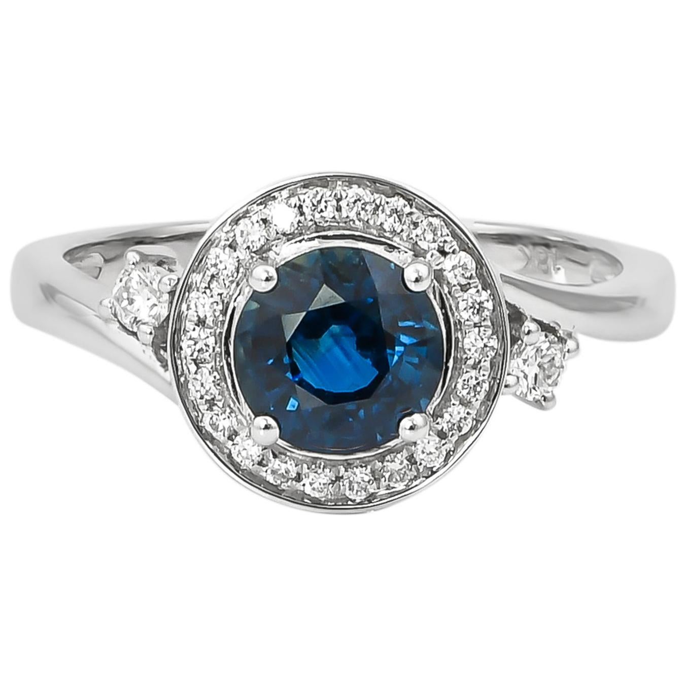 1.1 Carat Blue Sapphire and Diamond Ring in 18 Karat White Gold For Sale