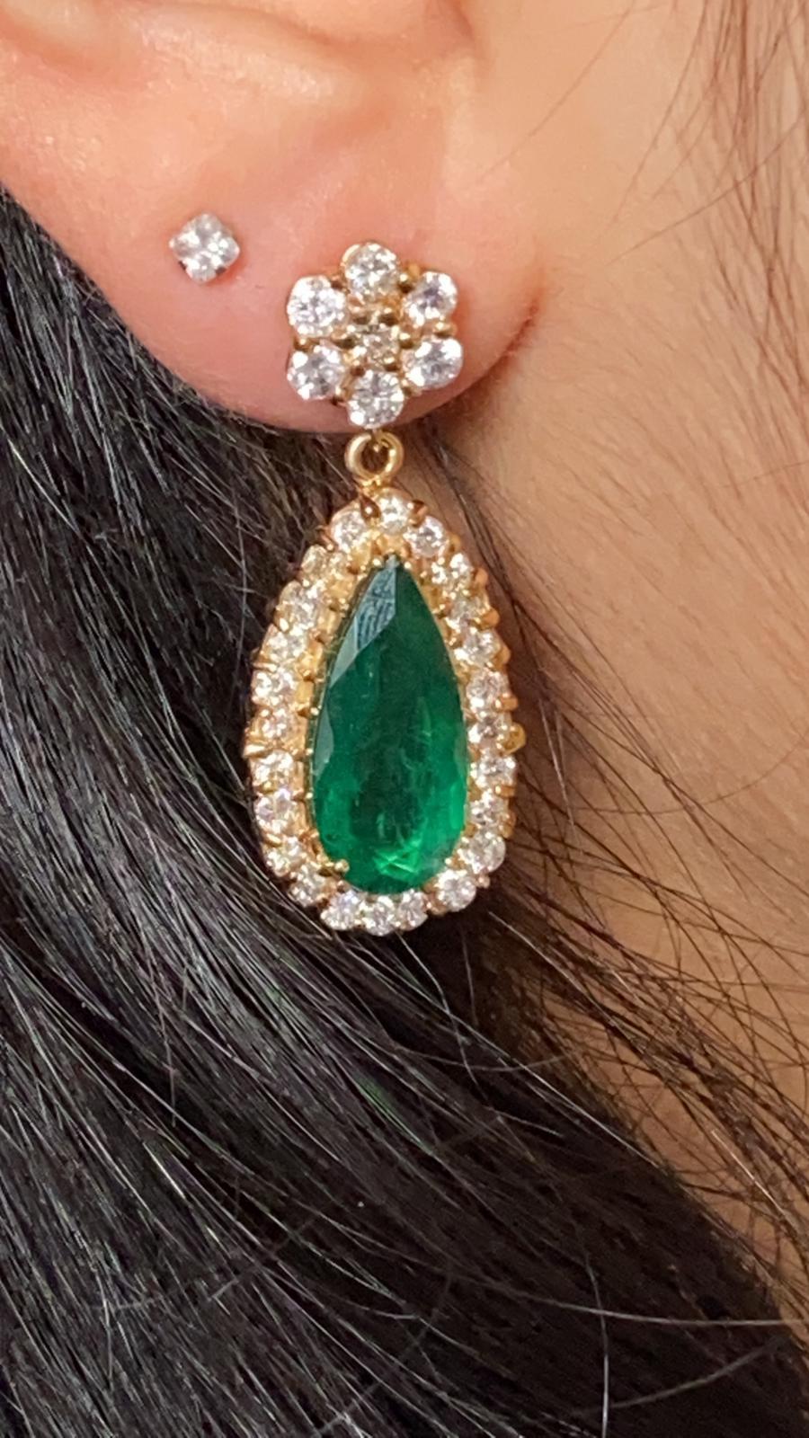11 Carat Colombian Pear Shape Emerald Diamond Hanging /Drop Earrings 14Kt Gold 1