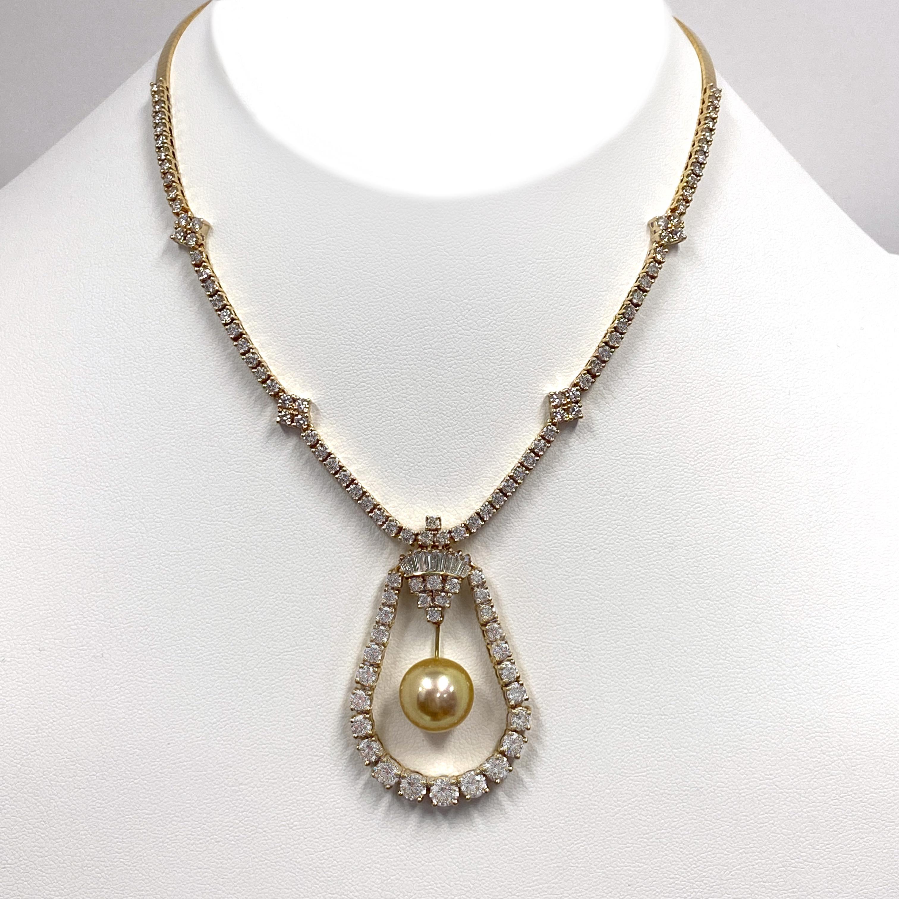 Brilliant Cut 11 Carat Diamond Line Omega Necklace in Yellow Gold with Golden South Sea Pearl For Sale