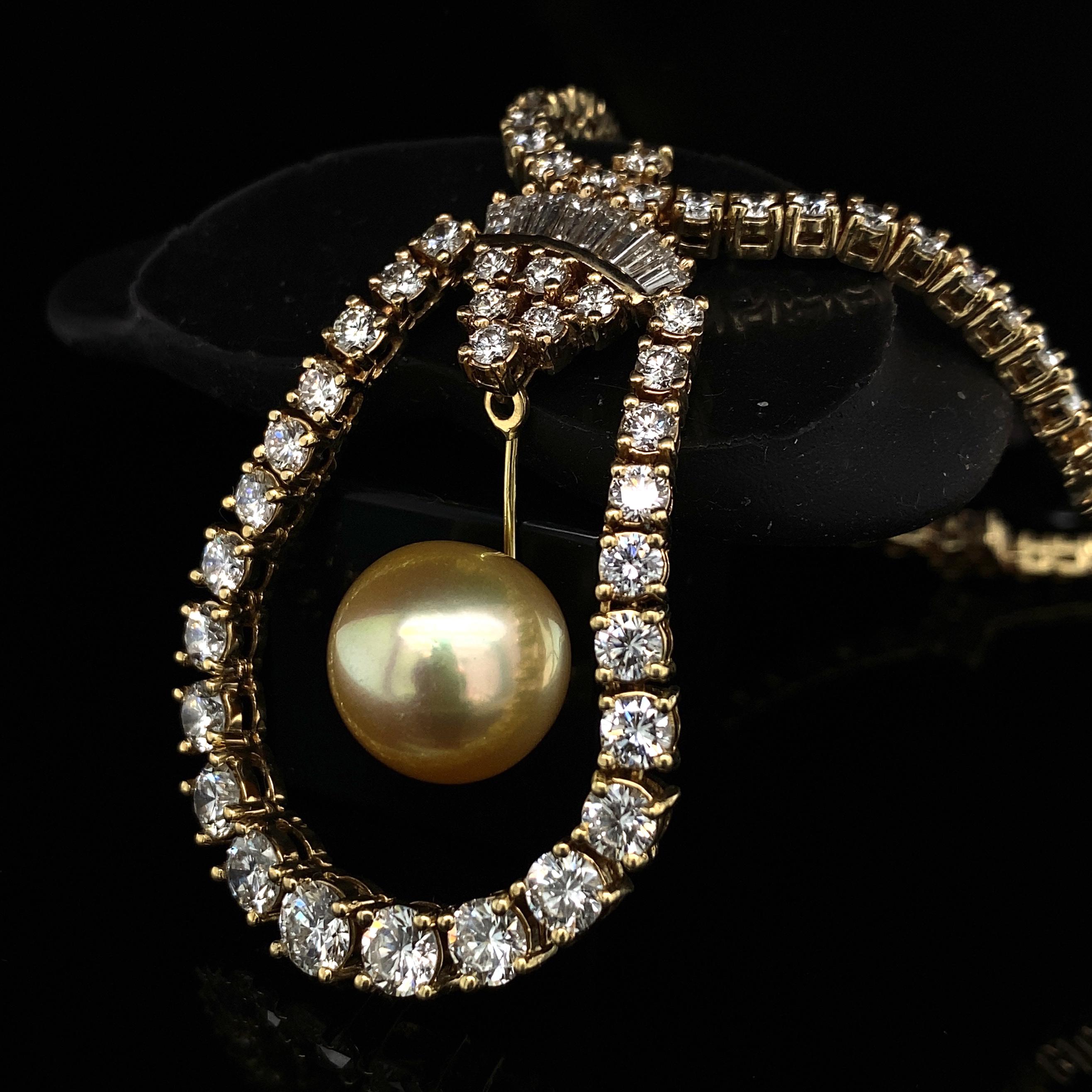 Women's or Men's 11 Carat Diamond Line Omega Necklace in Yellow Gold with Golden South Sea Pearl For Sale