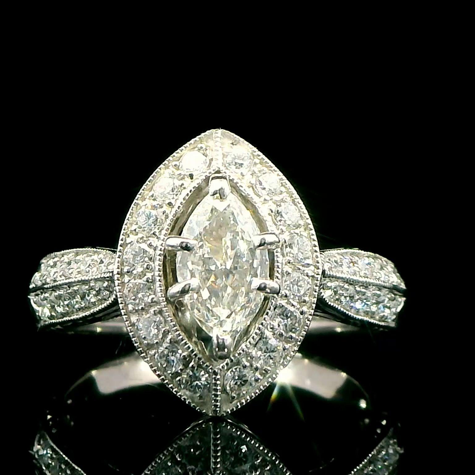 1.1 Carat Diamond Marquise Cluster Ring 18K Gold In New Condition For Sale In New York, NY