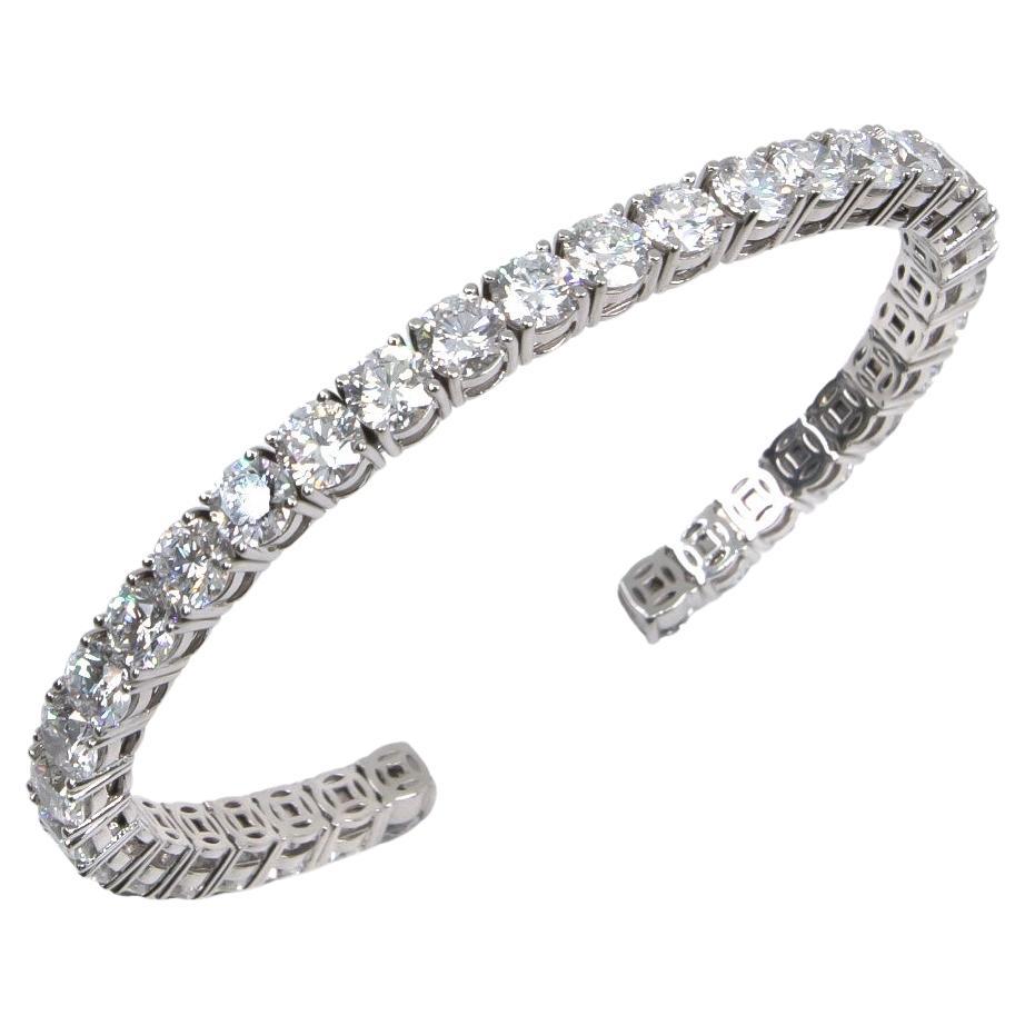 11 carat Diamond Tennis Bracelet Flexible Bangle in 18k Gold or Platinum For Sale