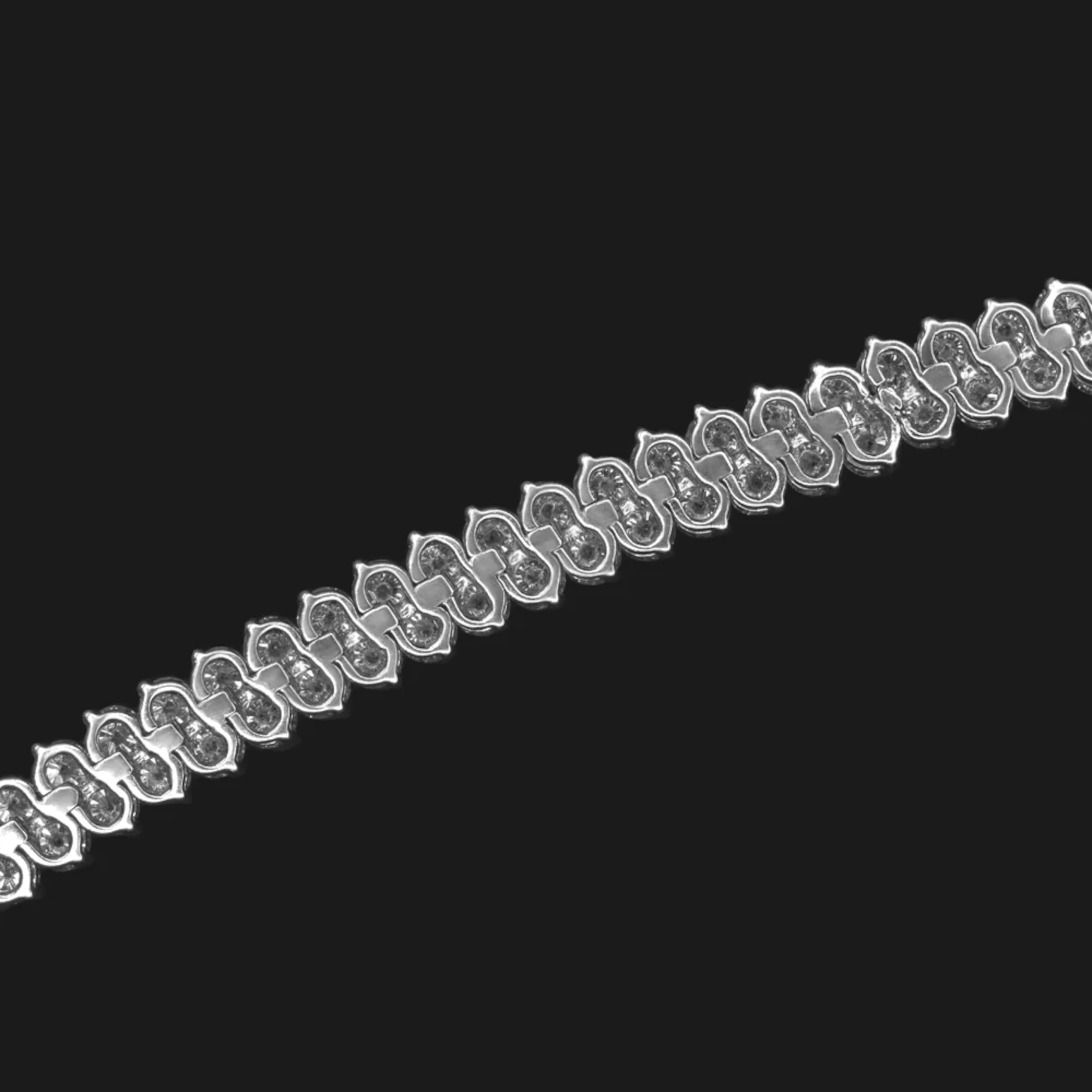 11 Carat Double Round Diamond Tennis Bracelet 18k Gold (Rundschliff) im Angebot