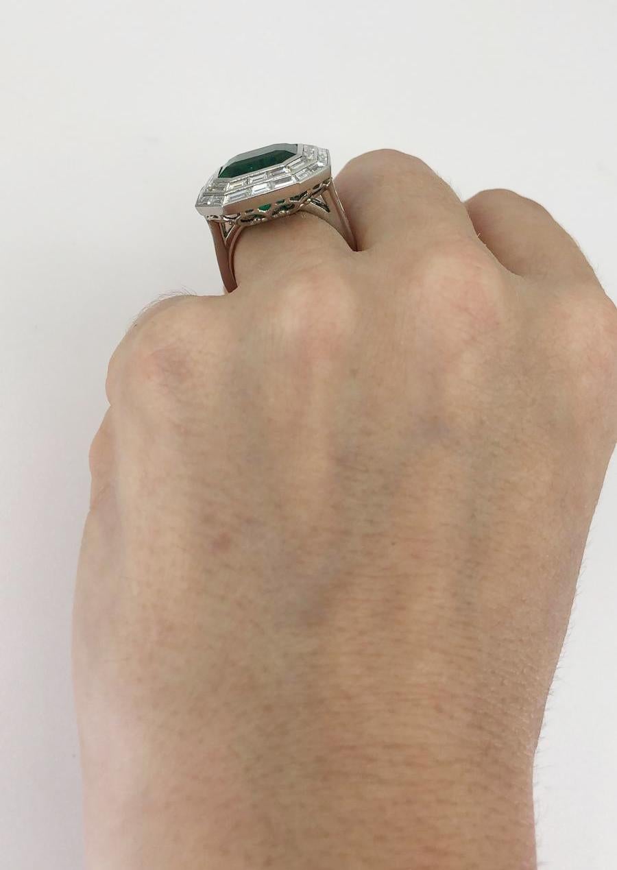 Contemporary Emerald Diamond Ring 11.03 cts In Good Condition For Sale In New York, NY