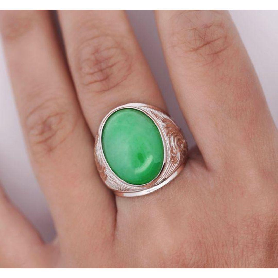 11 Karat Grade A Jadeit Jade Fei Cui Lünette Set Unisex Solitär Ring im Zustand „Neu“ im Angebot in Miami, FL