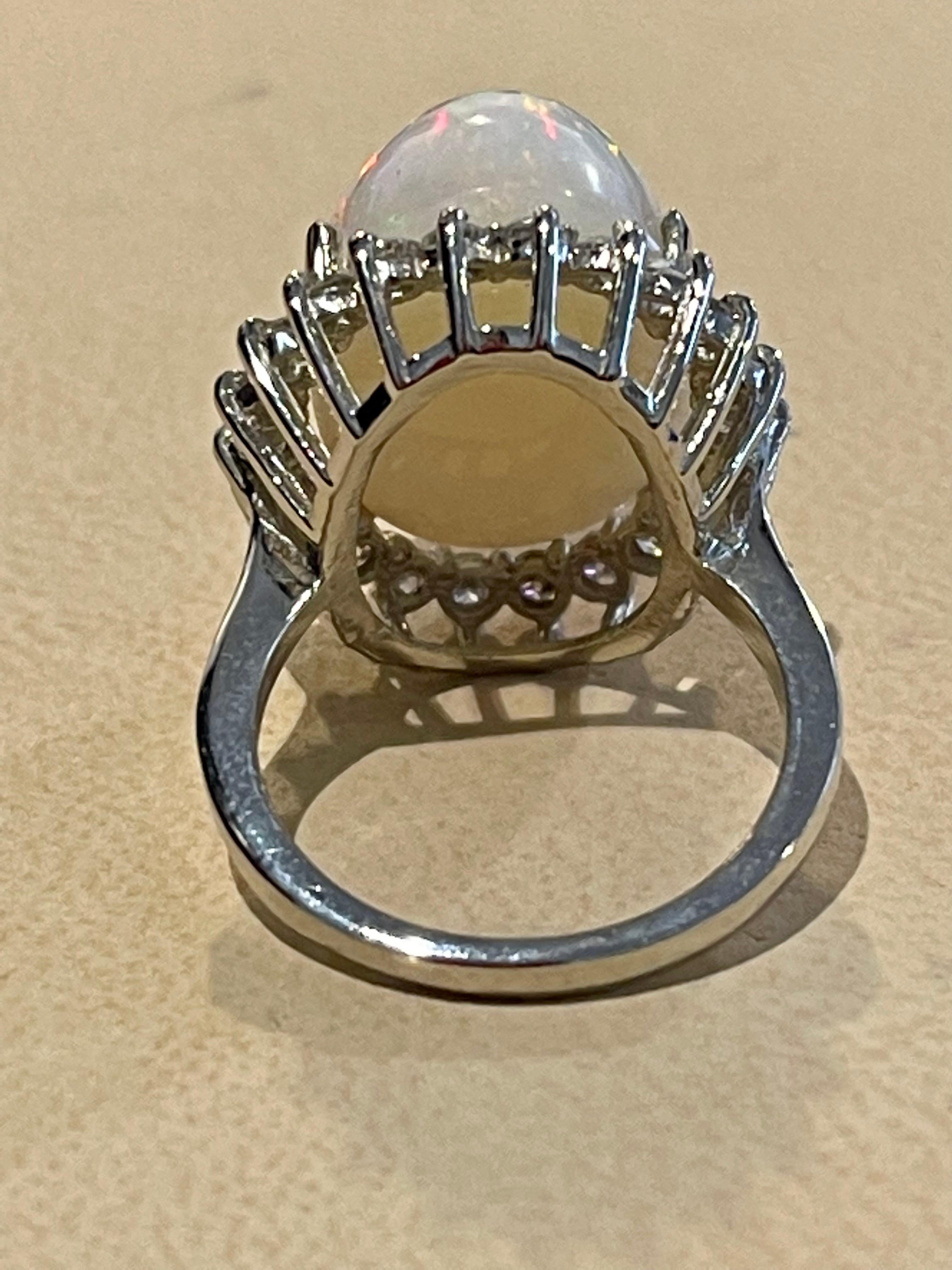 11 Karat Ovaler äthiopischer Opal und Diamant-Cocktailring aus 14 Karat Weißgold 7