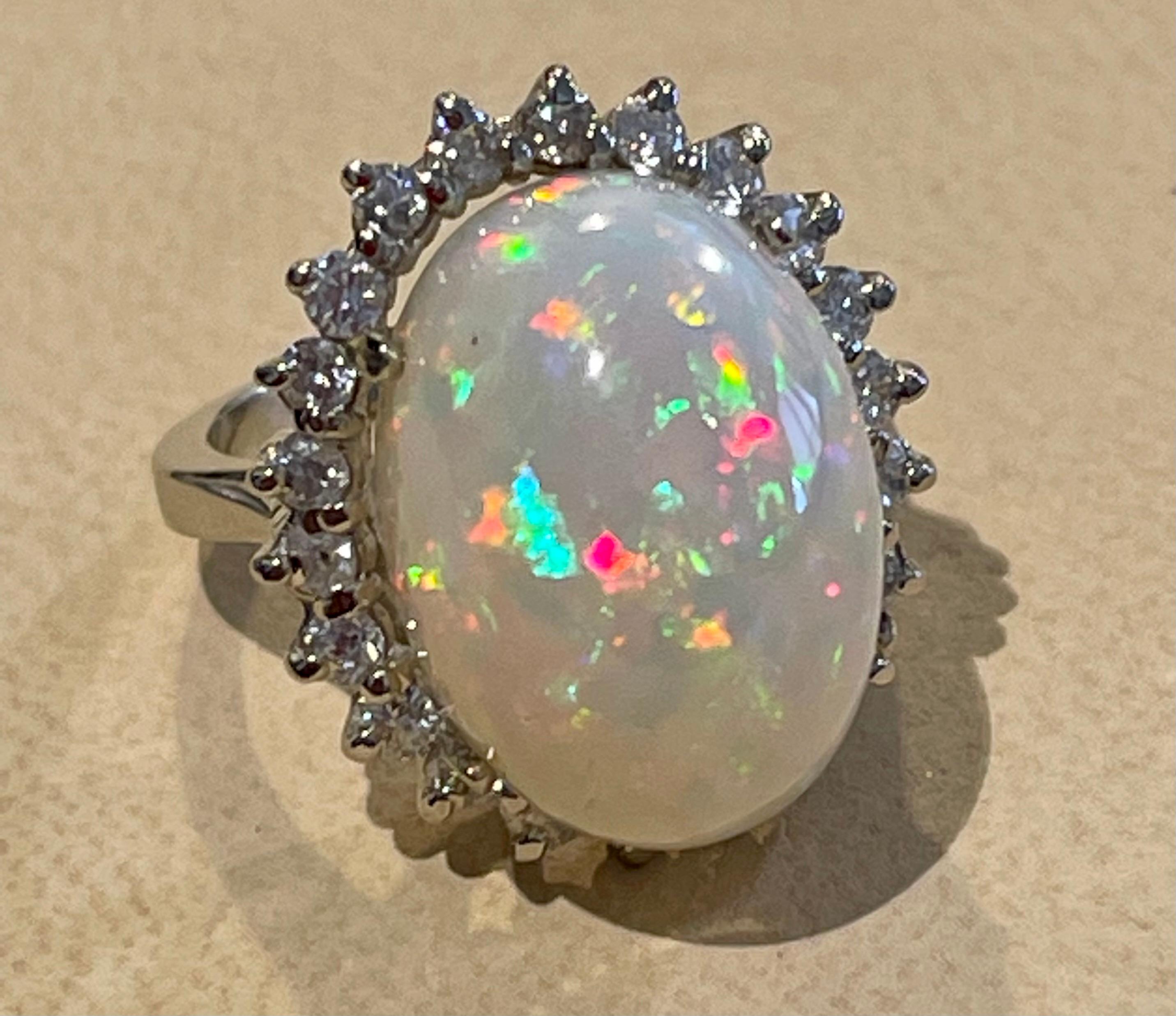 11 Karat Ovaler äthiopischer Opal und Diamant-Cocktailring aus 14 Karat Weißgold 4