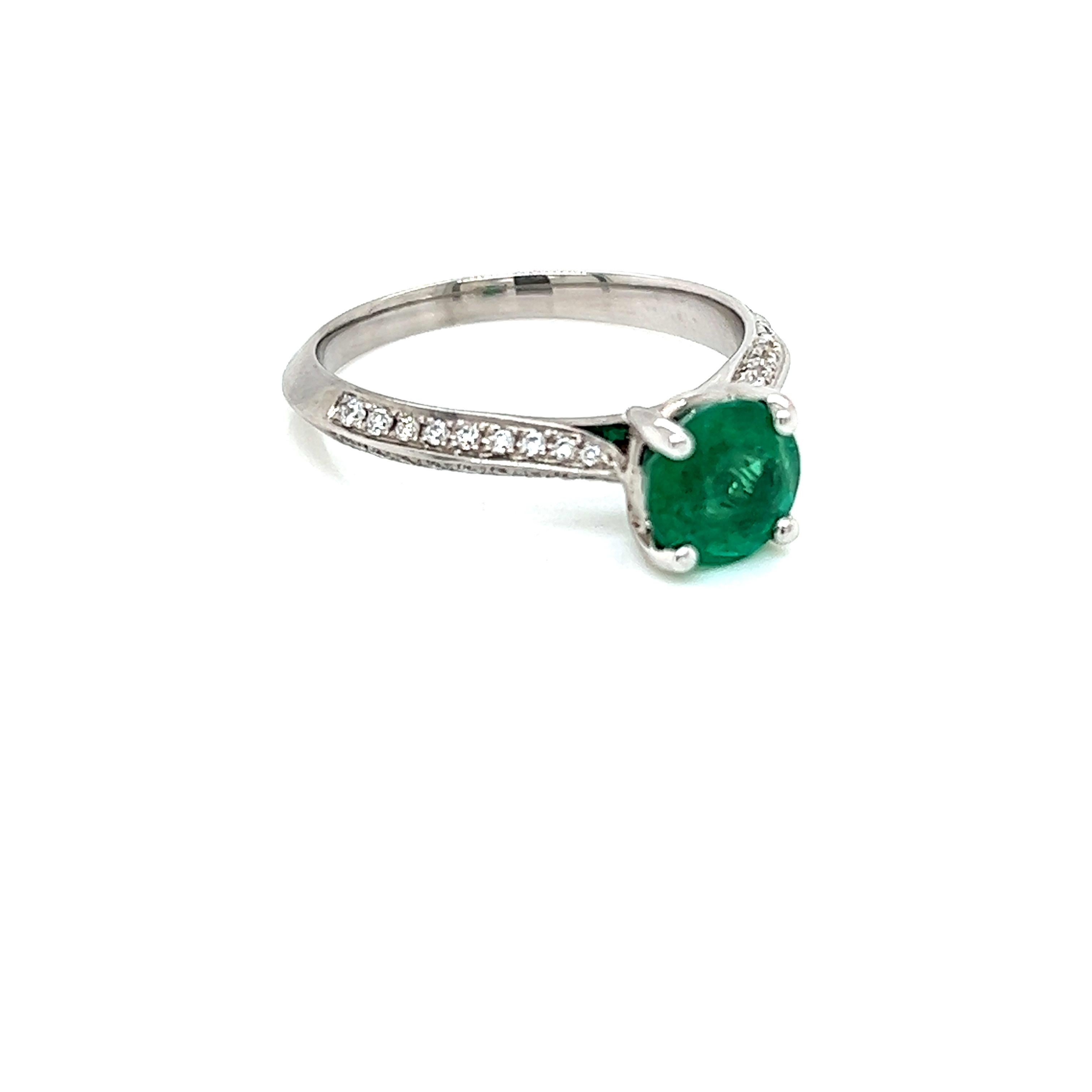 Round Cut 1.1 Carat Round Brilliant Emerald and Diamond Ring in 18 Karat White Gold For Sale