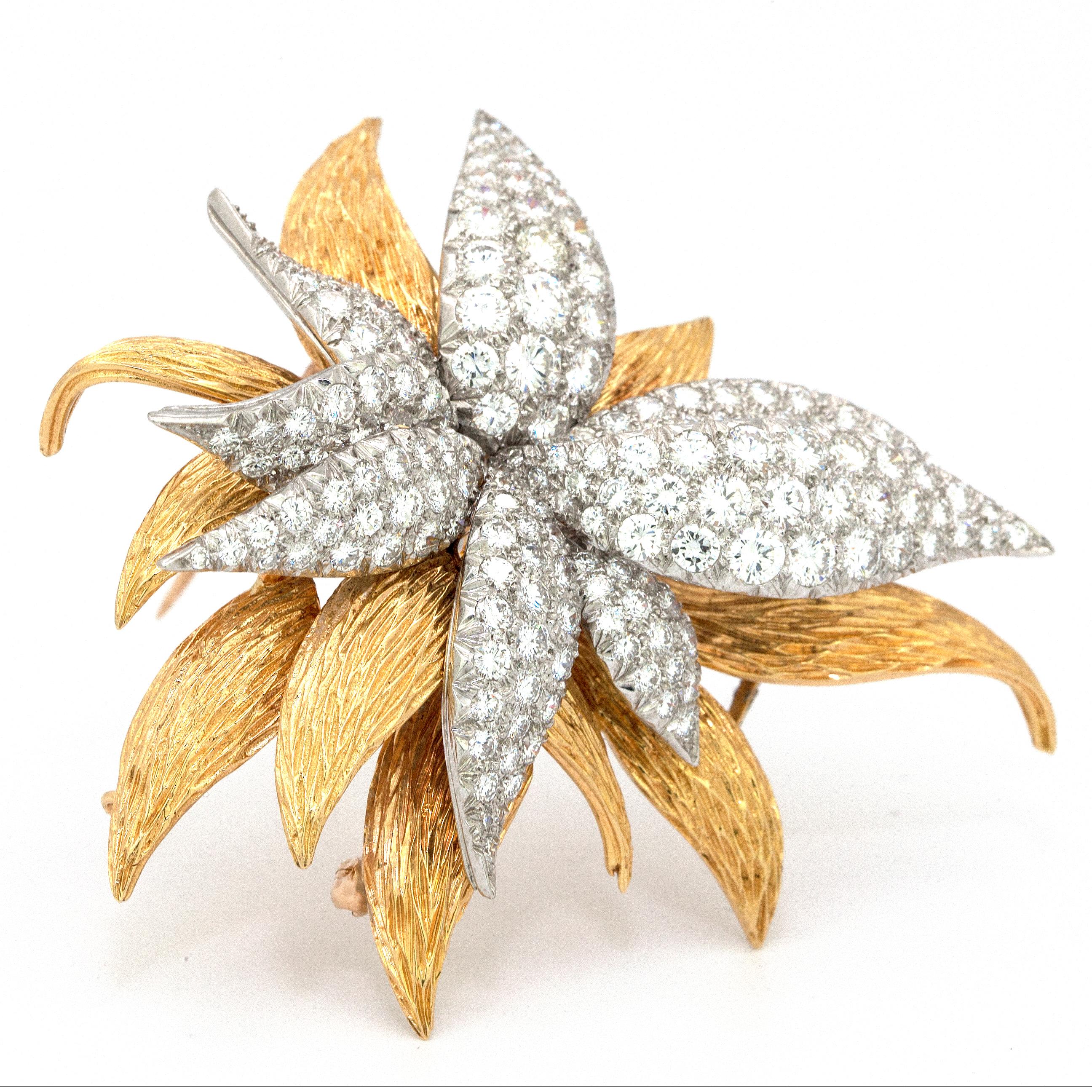 11 Carat White Diamonds Flower French Brooch or Pin In Excellent Condition For Sale In Los Angeles, CA