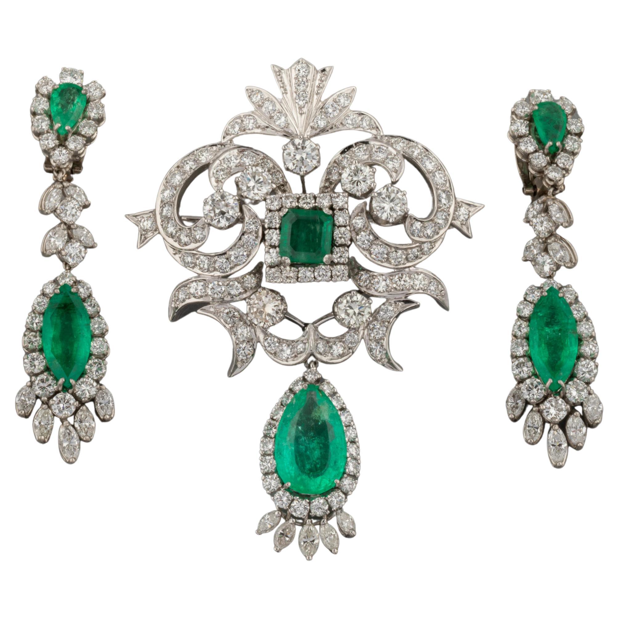 Conjunto Vintage de Diamantes de 11 Quilates y Esmeralda Certificada de 14 Quilates en venta