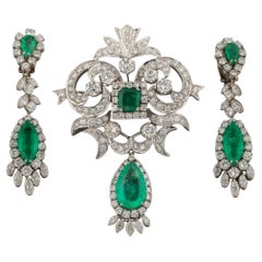 11 Carats Diamonds and Certified 14 Carats Emerald Vintage Set