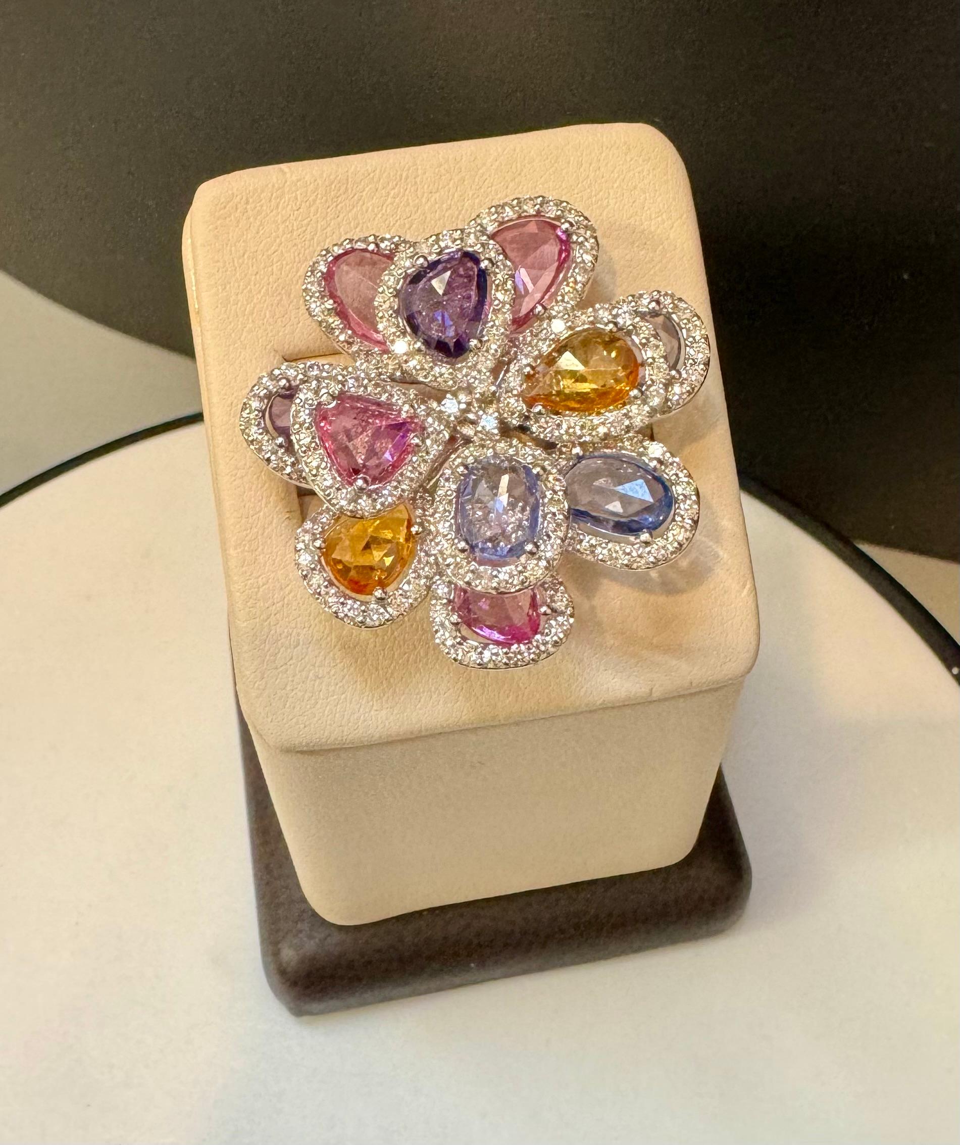 11 Ct Fine Multi Sapphire & 3 Ct Diamond Cocktail Flower Ring in 18 Kt Gold  6.5 In Excellent Condition For Sale In New York, NY