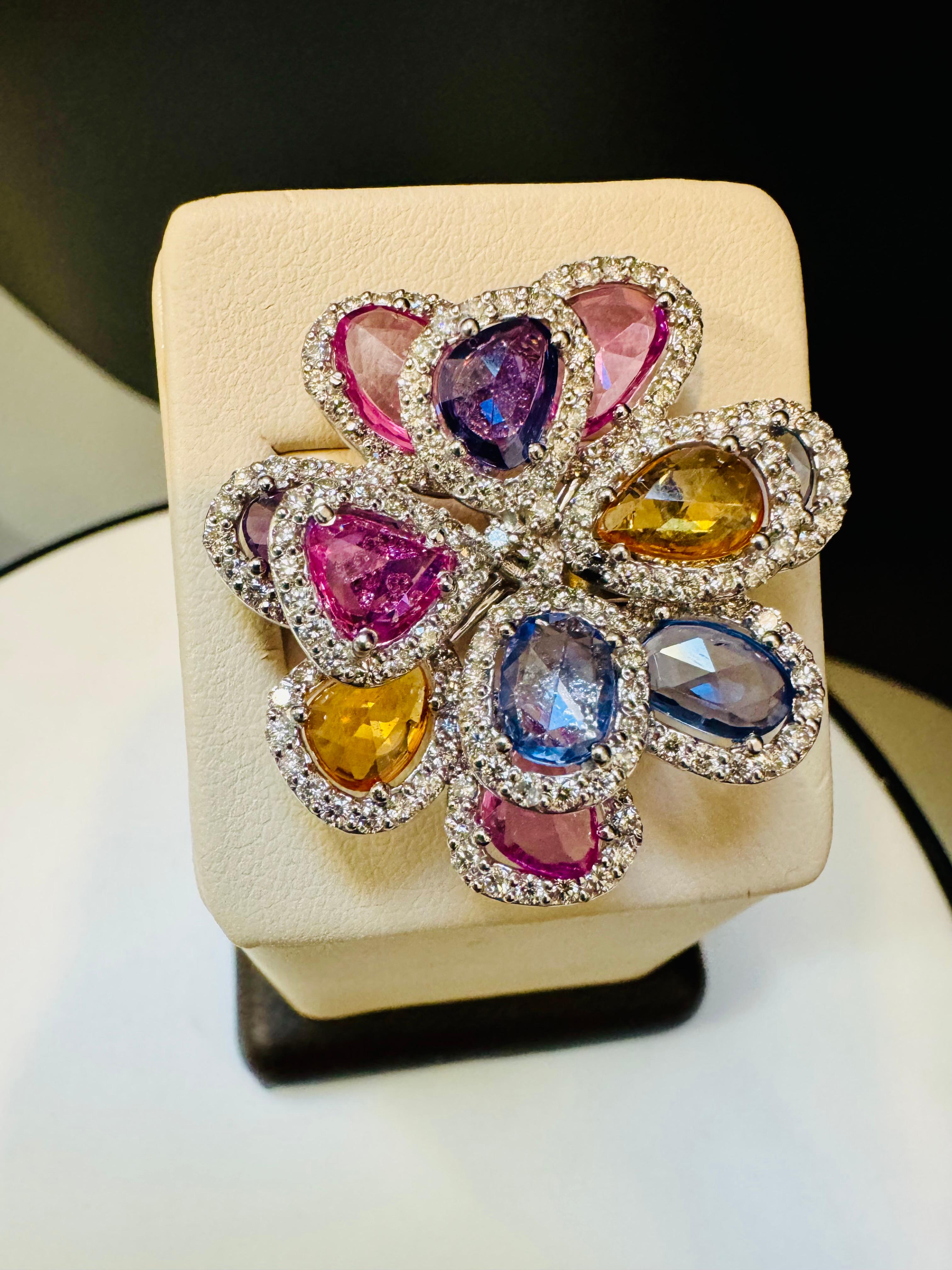 11 Ct Fine Multi Sapphire & 3 Ct Diamond Cocktail Flower Ring in 18 Kt Gold  6.5 For Sale 2