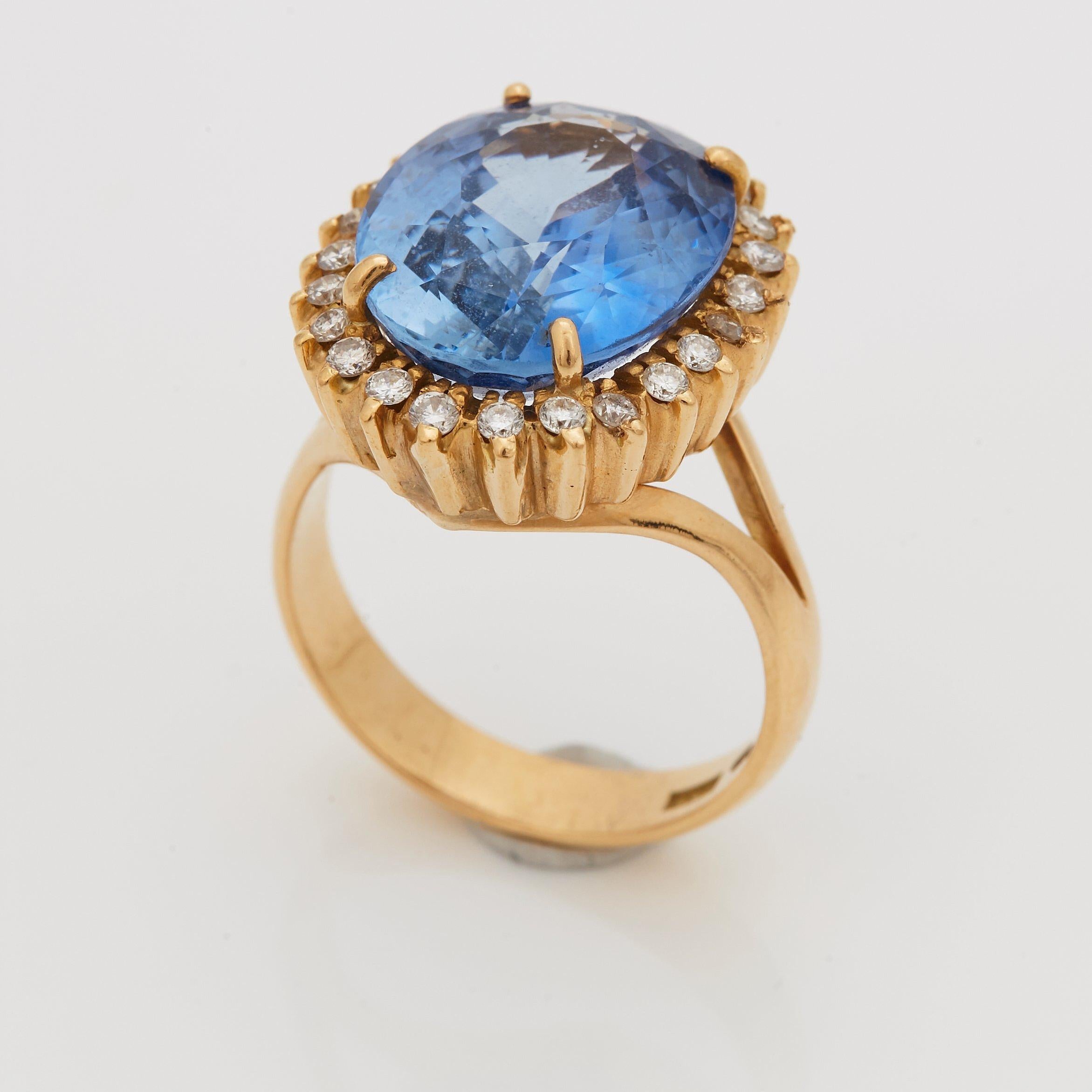 11 carat natural no heat sapphire and diamond 1960s yellow gold ring For Sale 3