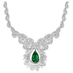 11 Ct Pear Shape Zambian Natural Emerald & 17 Ct Diamond Necklace 18 Karat Gold