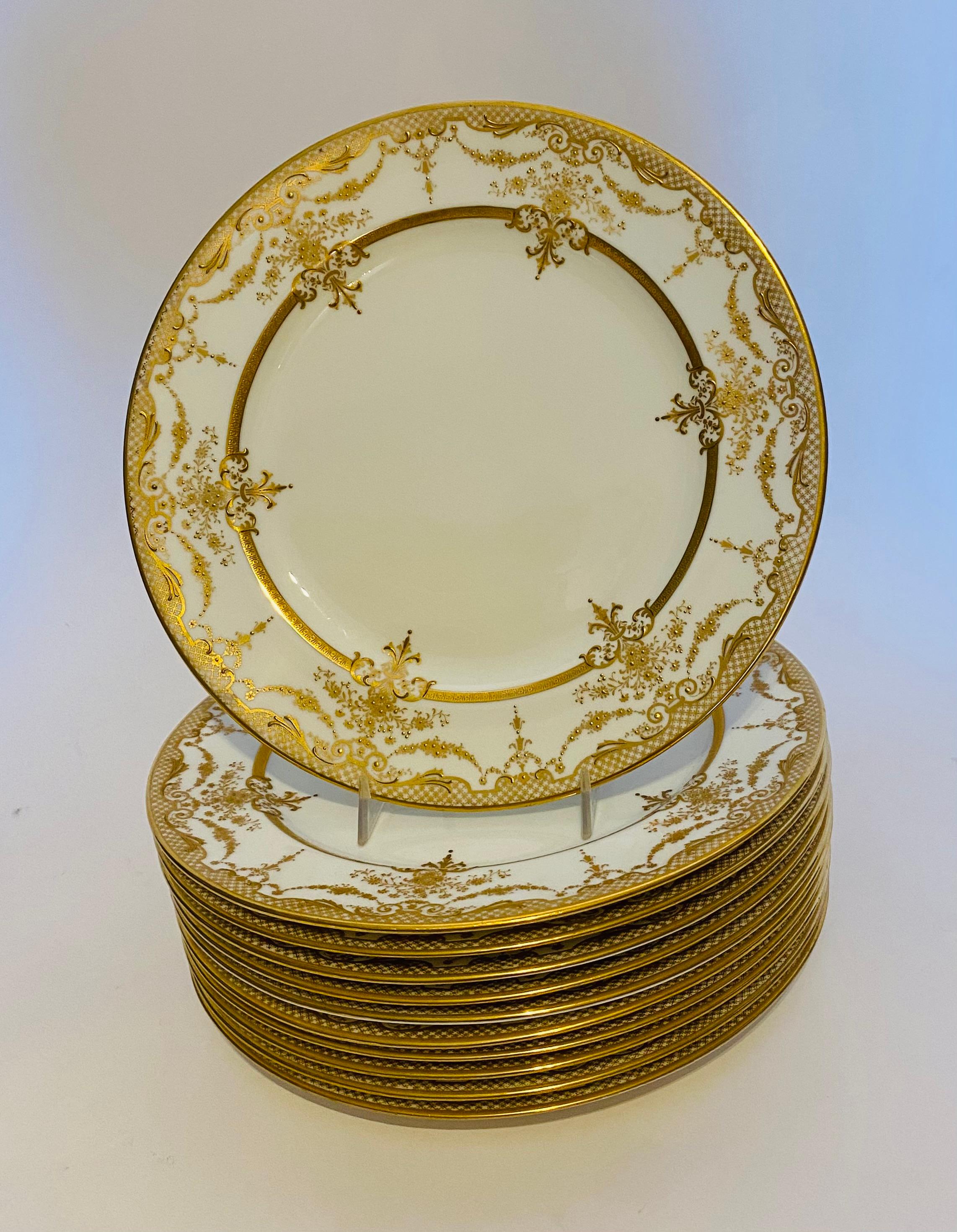 11 Platos antiguos dorados en relieve para Shreve & Co Circa 1915 principios del siglo XX en venta