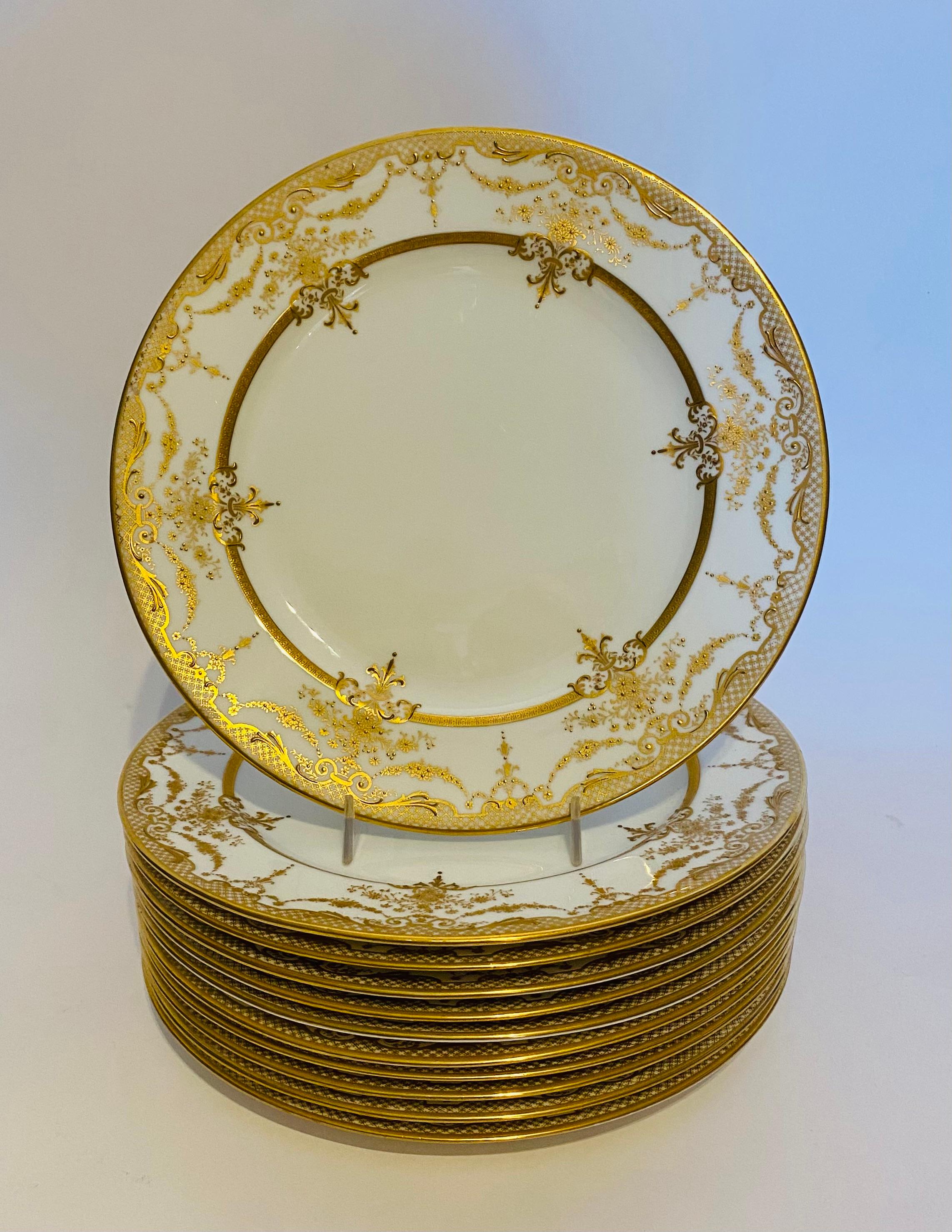 11 Platos antiguos dorados en relieve para Shreve & Co Circa 1915 Oro en venta