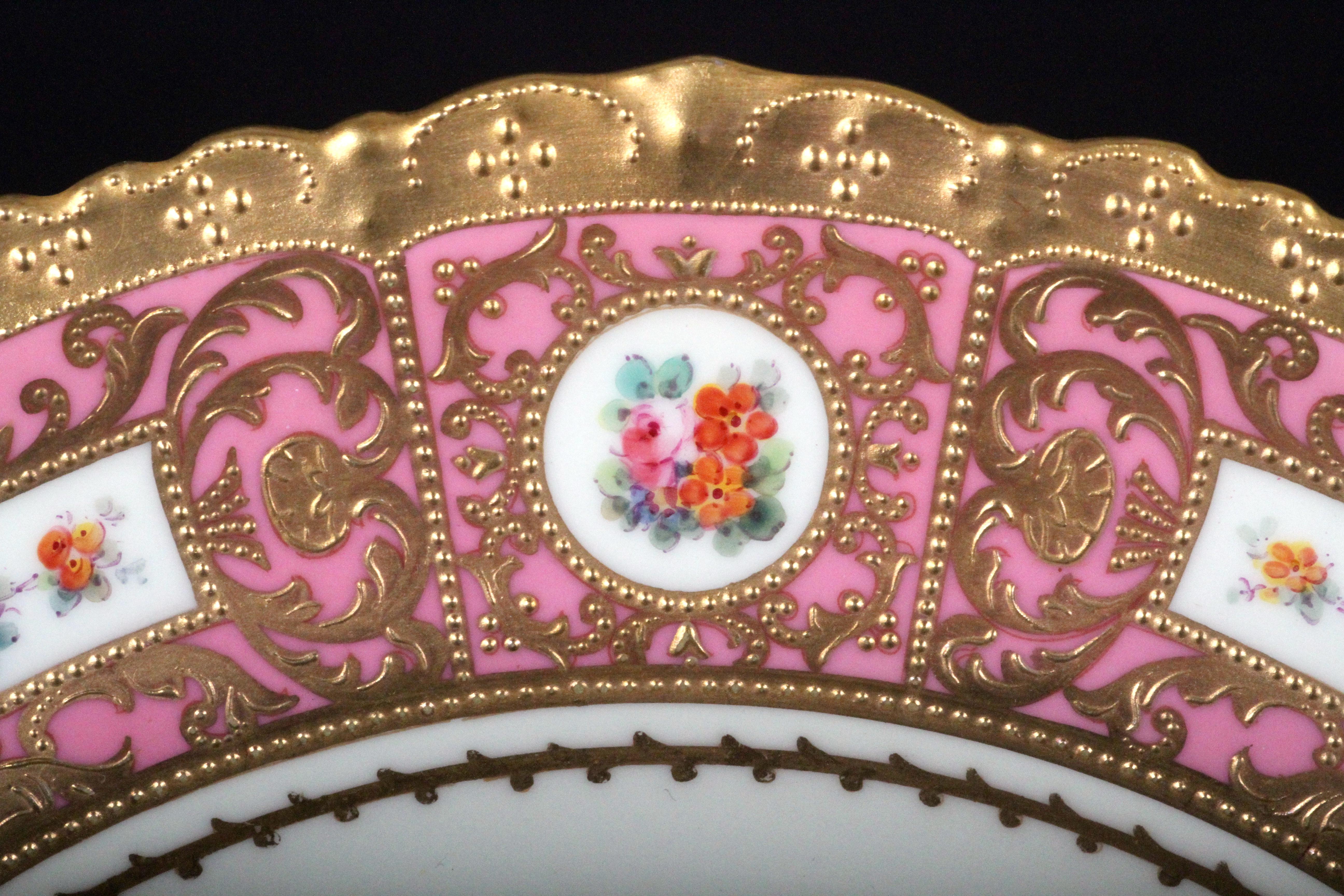 11 Derby for Tiffany Hand Painted and Gilded Pink Service Plates (Spätes 19. Jahrhundert) im Angebot