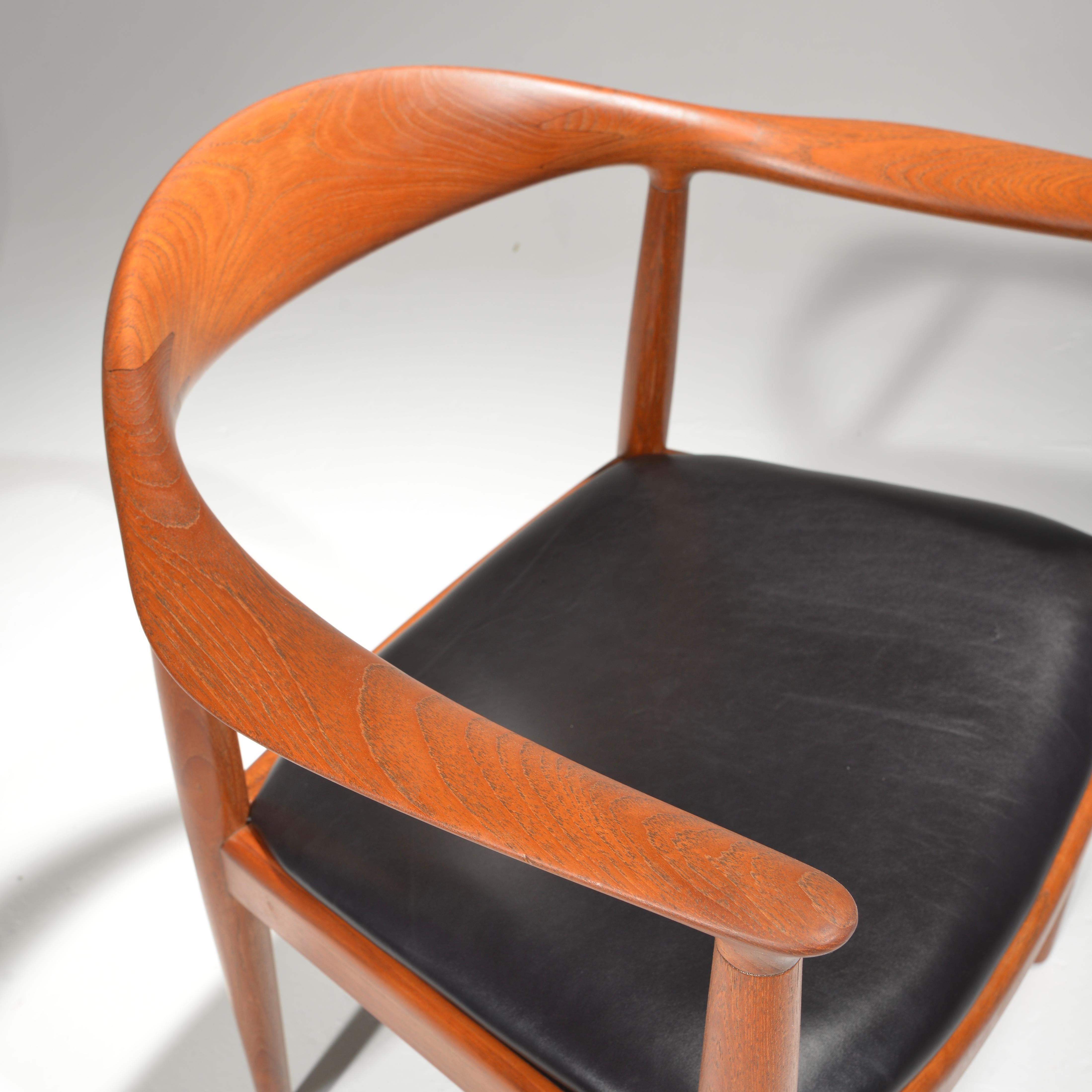 5 Hans Wegner for Johannes Hansen JH-503 Chairs in Teak and Leather For Sale 4