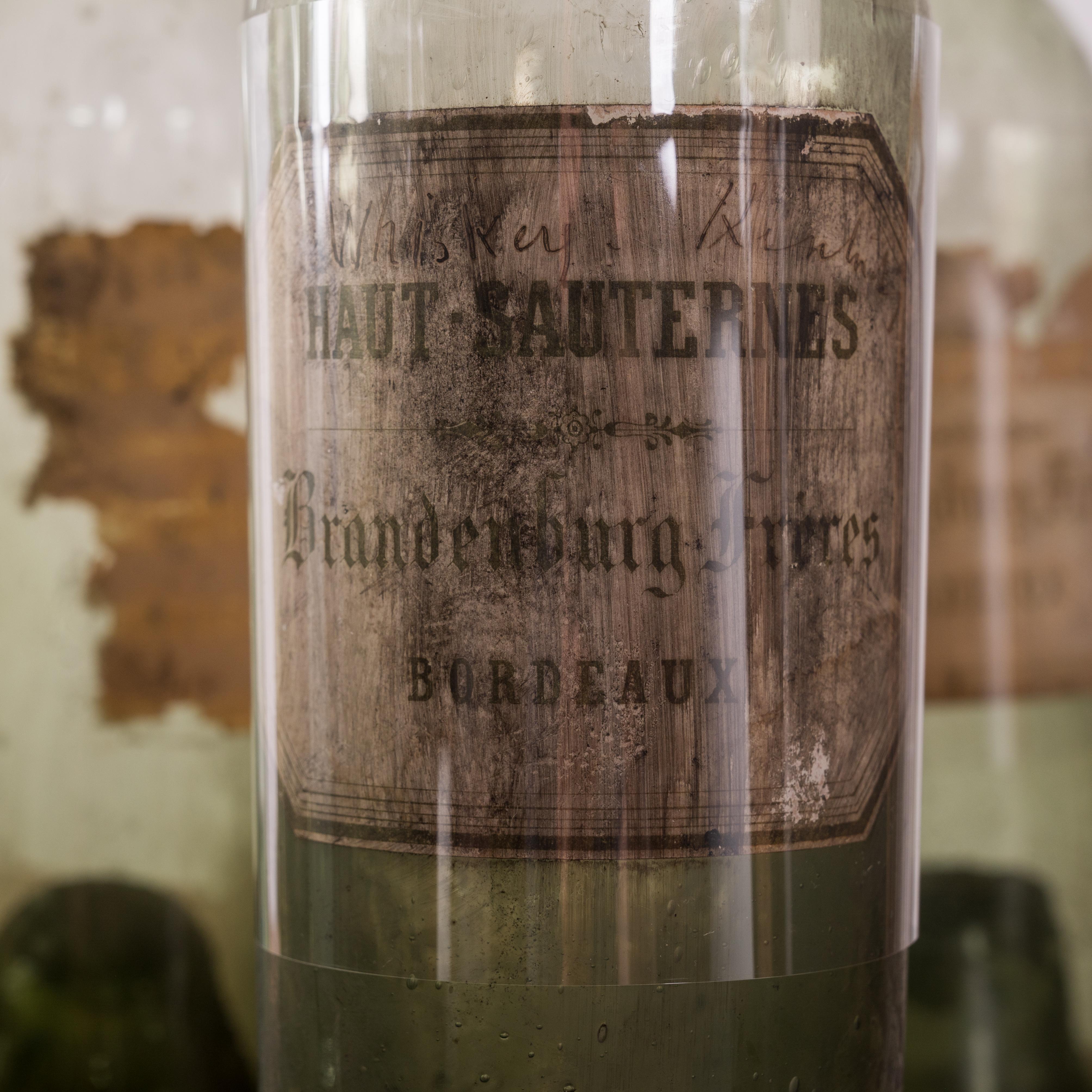 Vetro 11 Bottiglie di Bordeaux Haut Sauternes Brandenburg Freres, anni 1880 in vendita