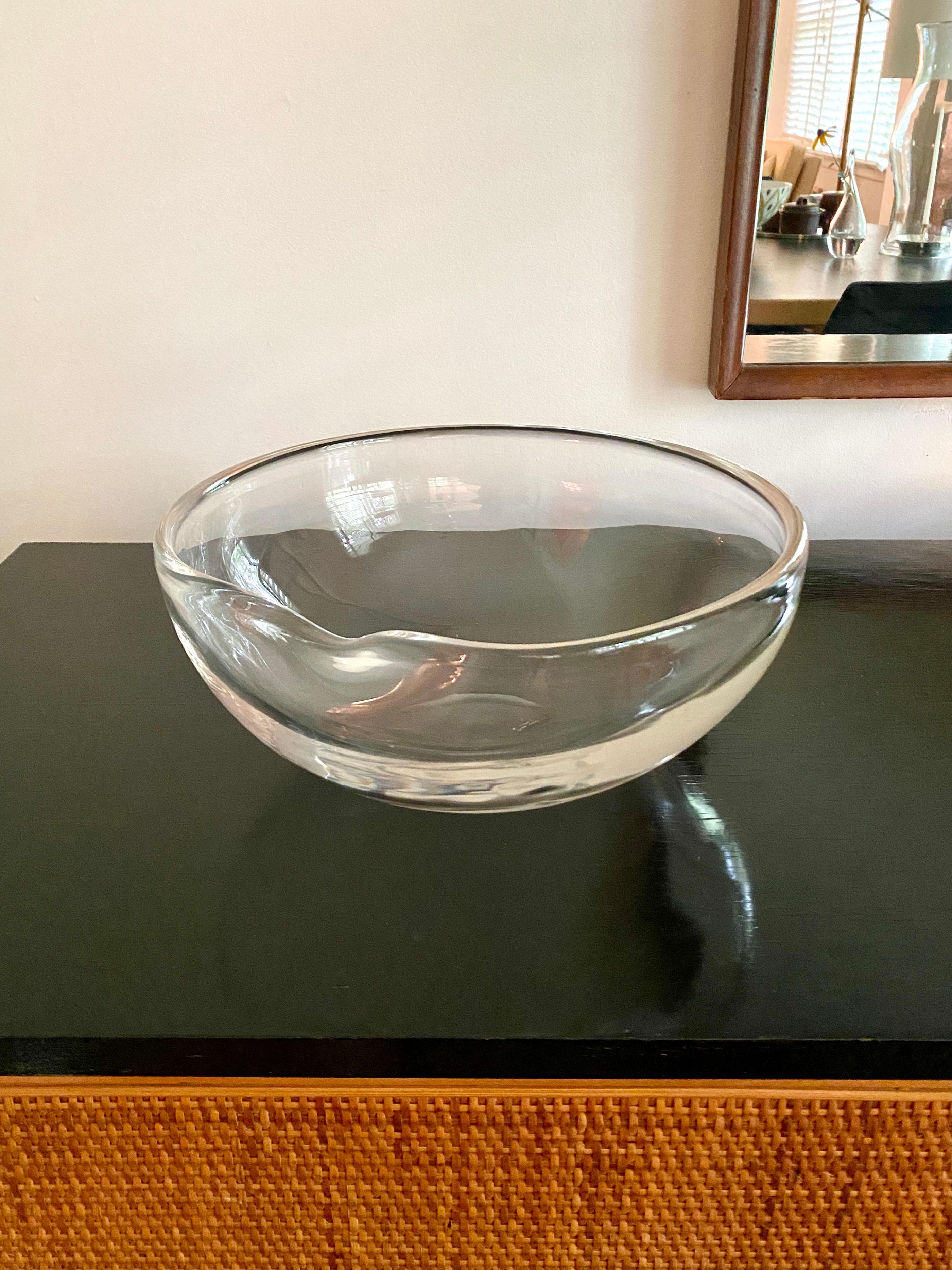 A beautiful clear crystel tumb print bowl designed by Elsa Peretti for Tiffany & Company. The sticker is missing, but the bowl was probably manufactured by Archimede Seguso and made in Murano, Italy. The bowl is etched on the bottom: Elsa Peretti /