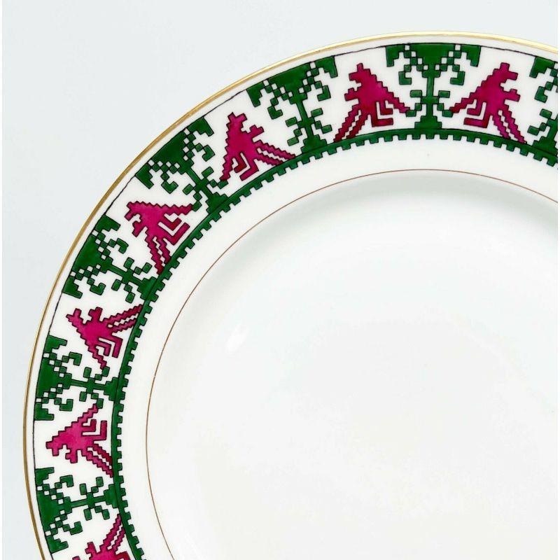 11 Kornilov Bros Imperial Russian Porcelain Dinner Plates Red & Green, c. 1910 In Good Condition For Sale In Gardena, CA