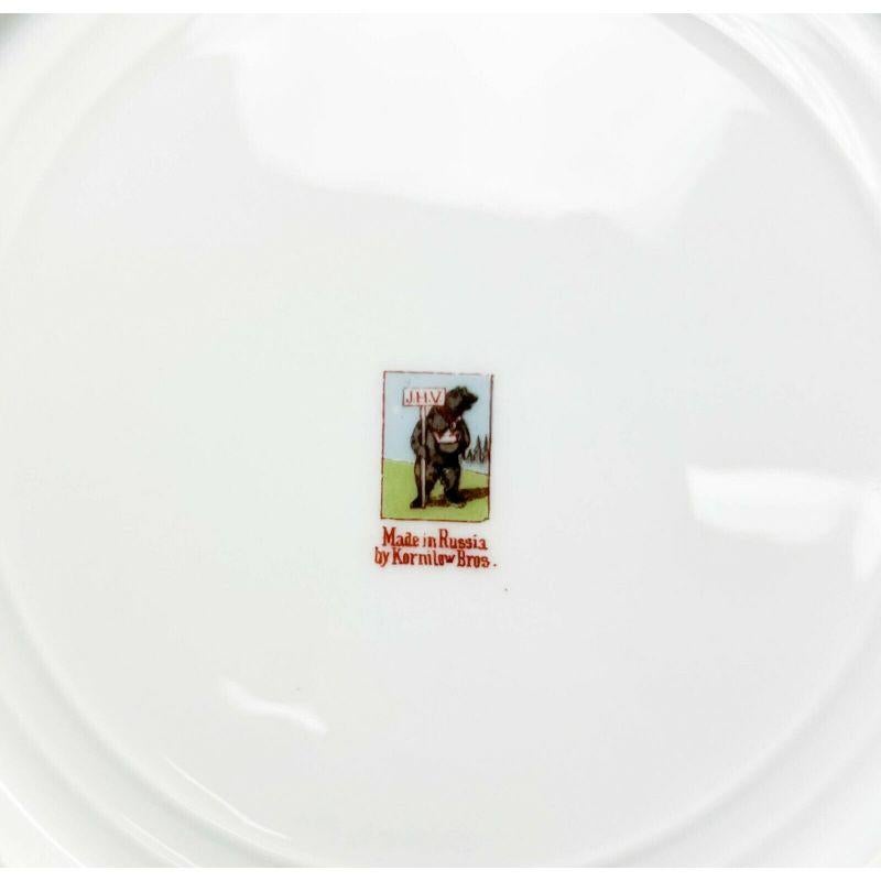 Porcelaine 11 assiettes plates russes impériales Kornilov Bros rouges et vertes, vers 1910 en vente