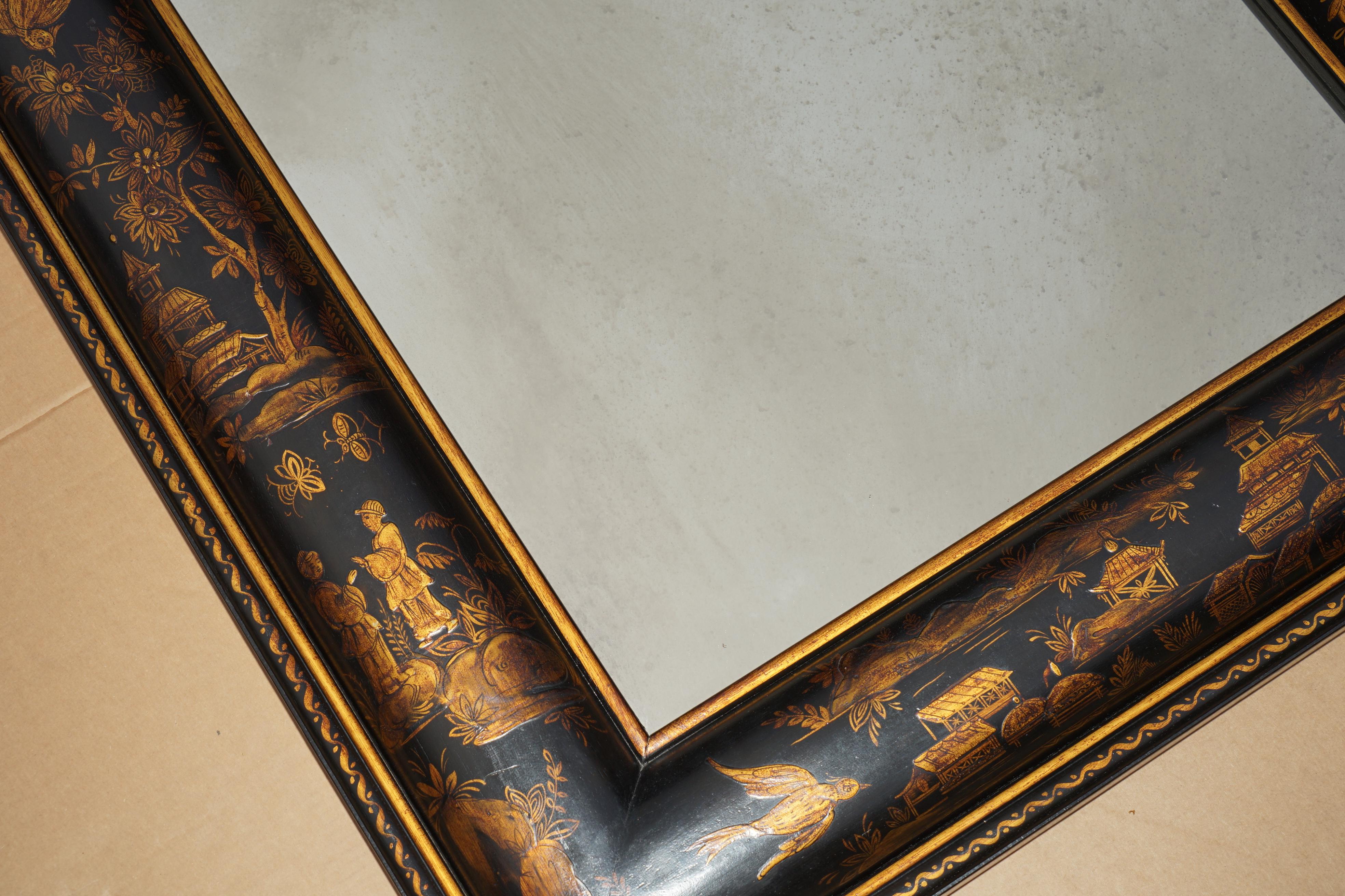 Chinoiseries 1.1 METRE MIROIR CHINOISERIE EN COUSSIN AVEC PEINTURES ORNALES A LA MAIN en vente