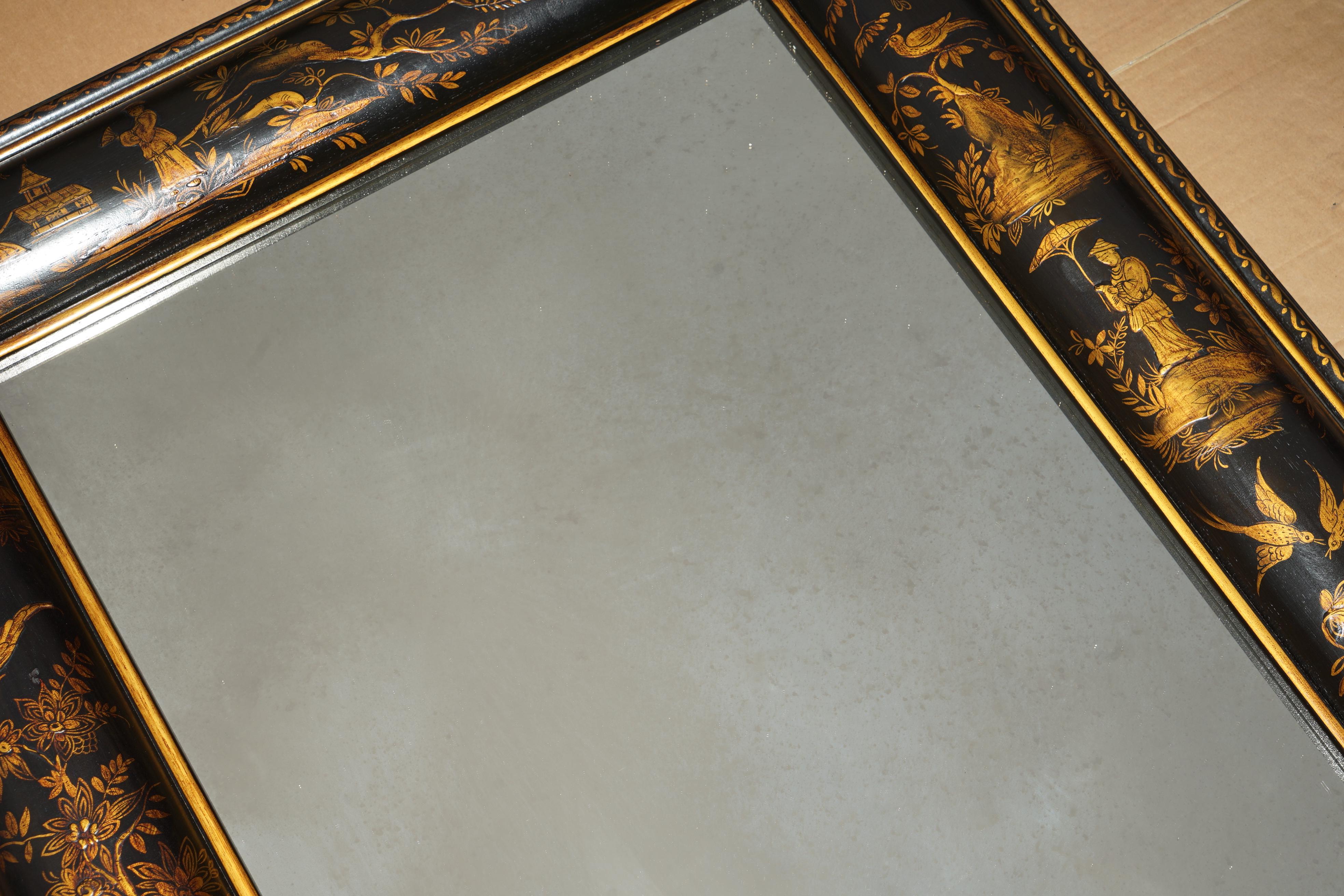 Chinois 1.1 METRE MIROIR CHINOISERIE EN COUSSIN AVEC PEINTURES ORNALES A LA MAIN en vente