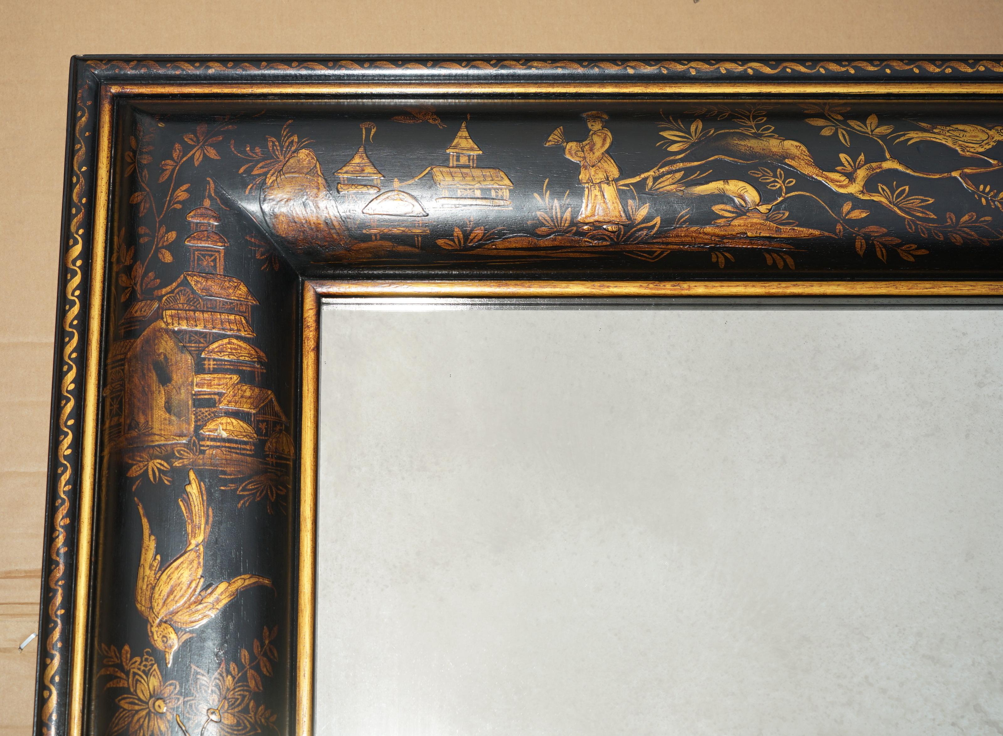 Miroir 1.1 METRE MIROIR CHINOISERIE EN COUSSIN AVEC PEINTURES ORNALES A LA MAIN en vente
